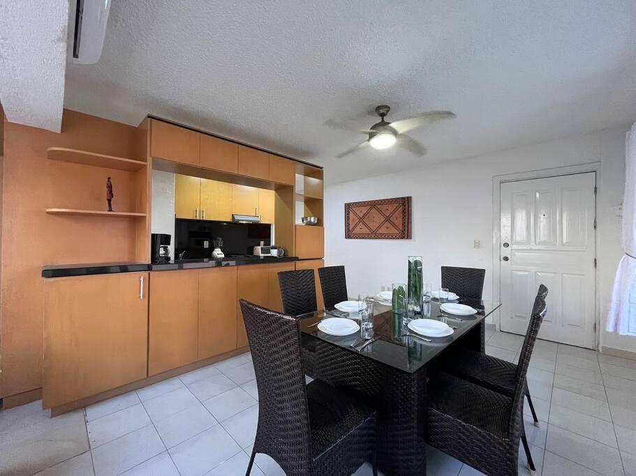 Acogedor condo con vista al MAR