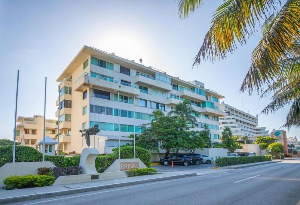 Acogedor condo con vista al MAR