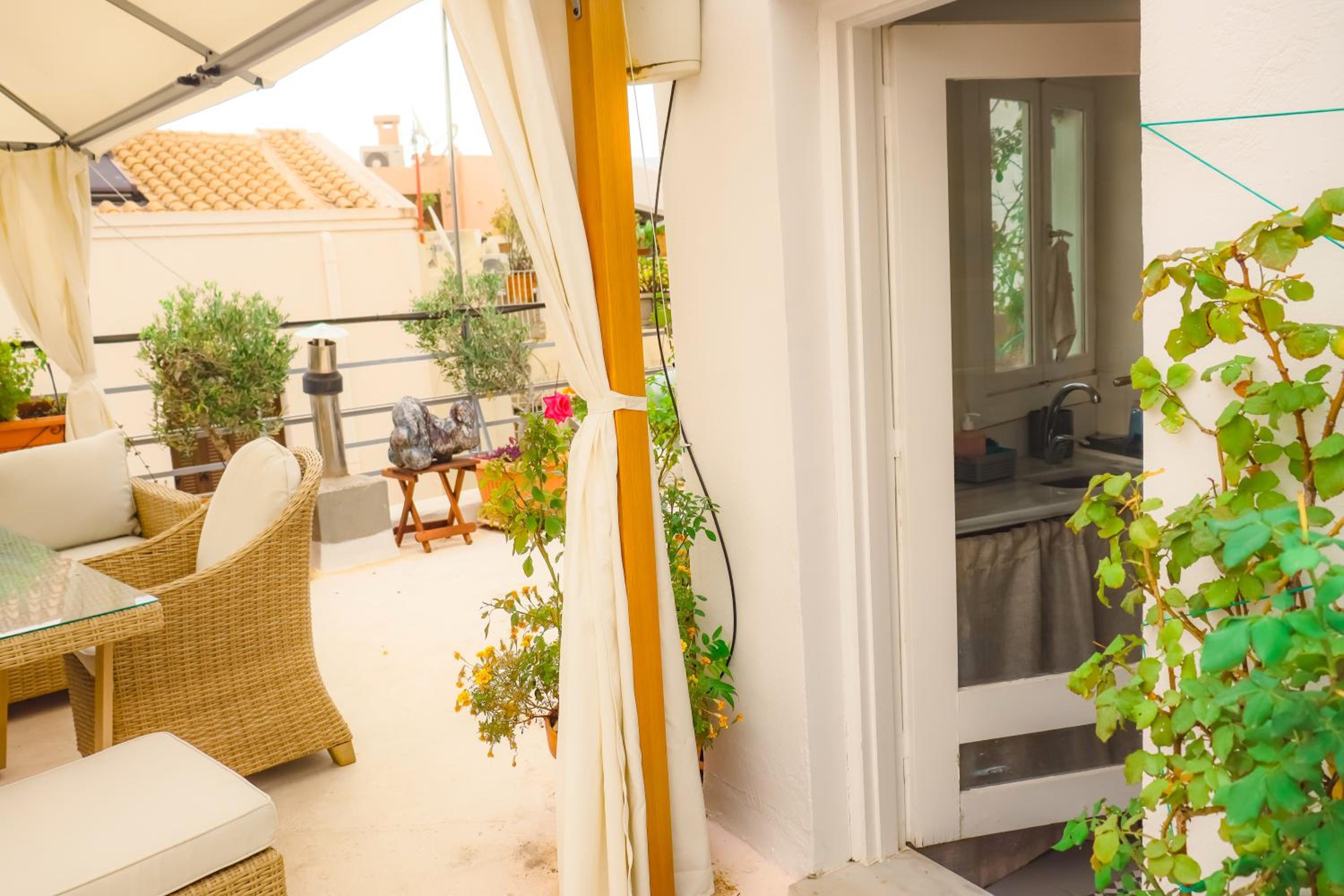 The Acropolis House of Flowers~Private Roof Garden