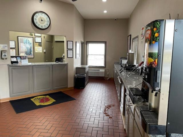 Super 8 by Wyndham Alton, Billede 21