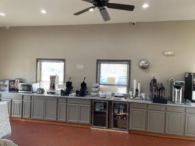 Super 8 by Wyndham Alton, Billede 52