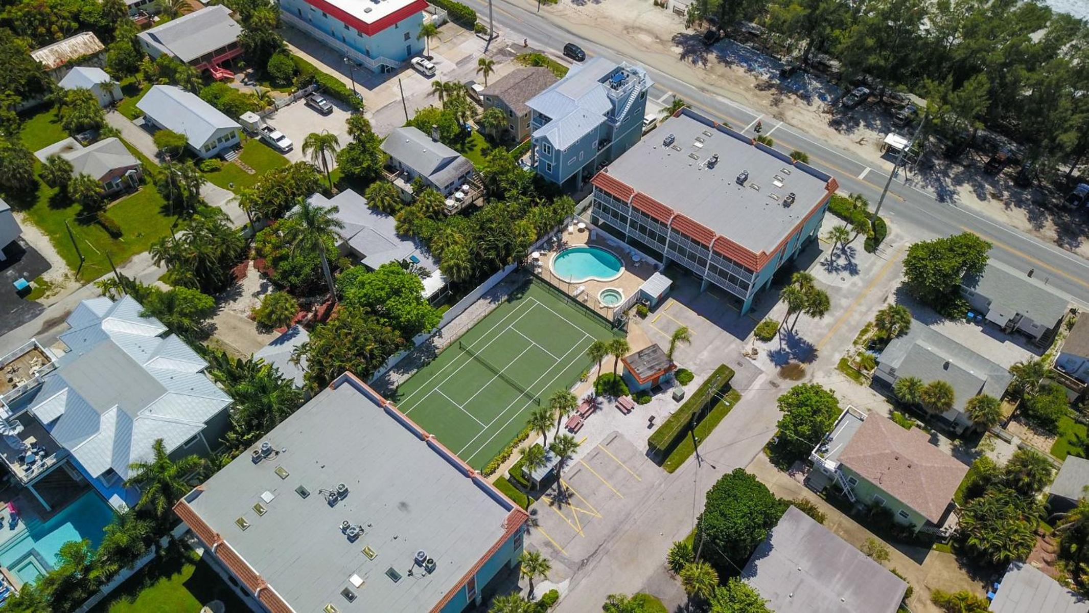Perfect Beach Getaway with Bay Views & Boat Dock & Trailer Parking view 5