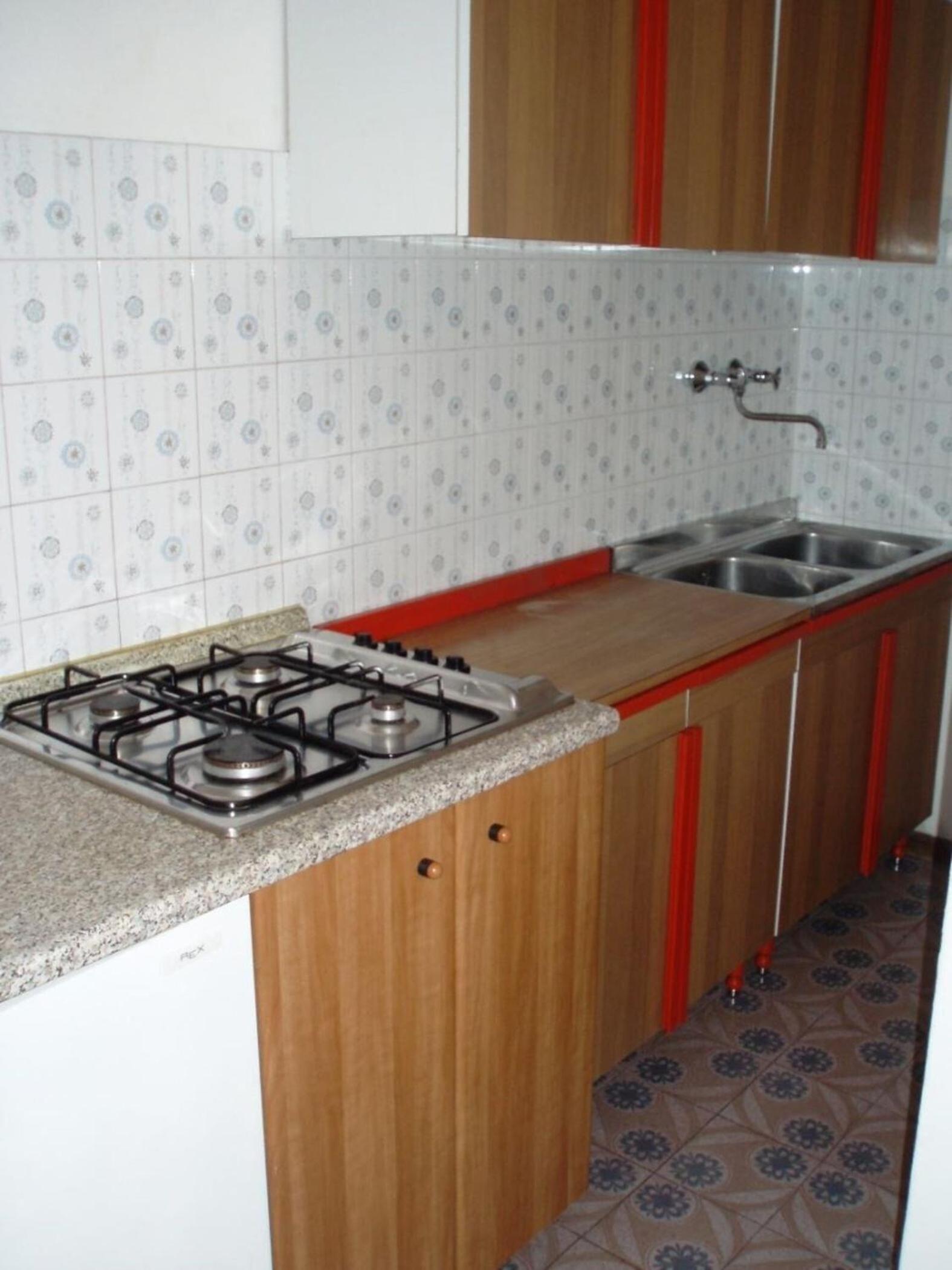 Flat in building with lift 250m from the sea view 4