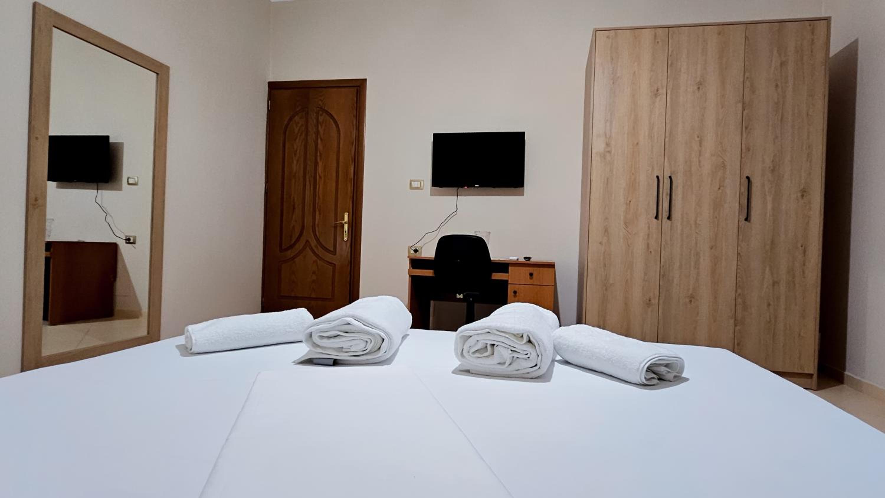 Guest House Edison