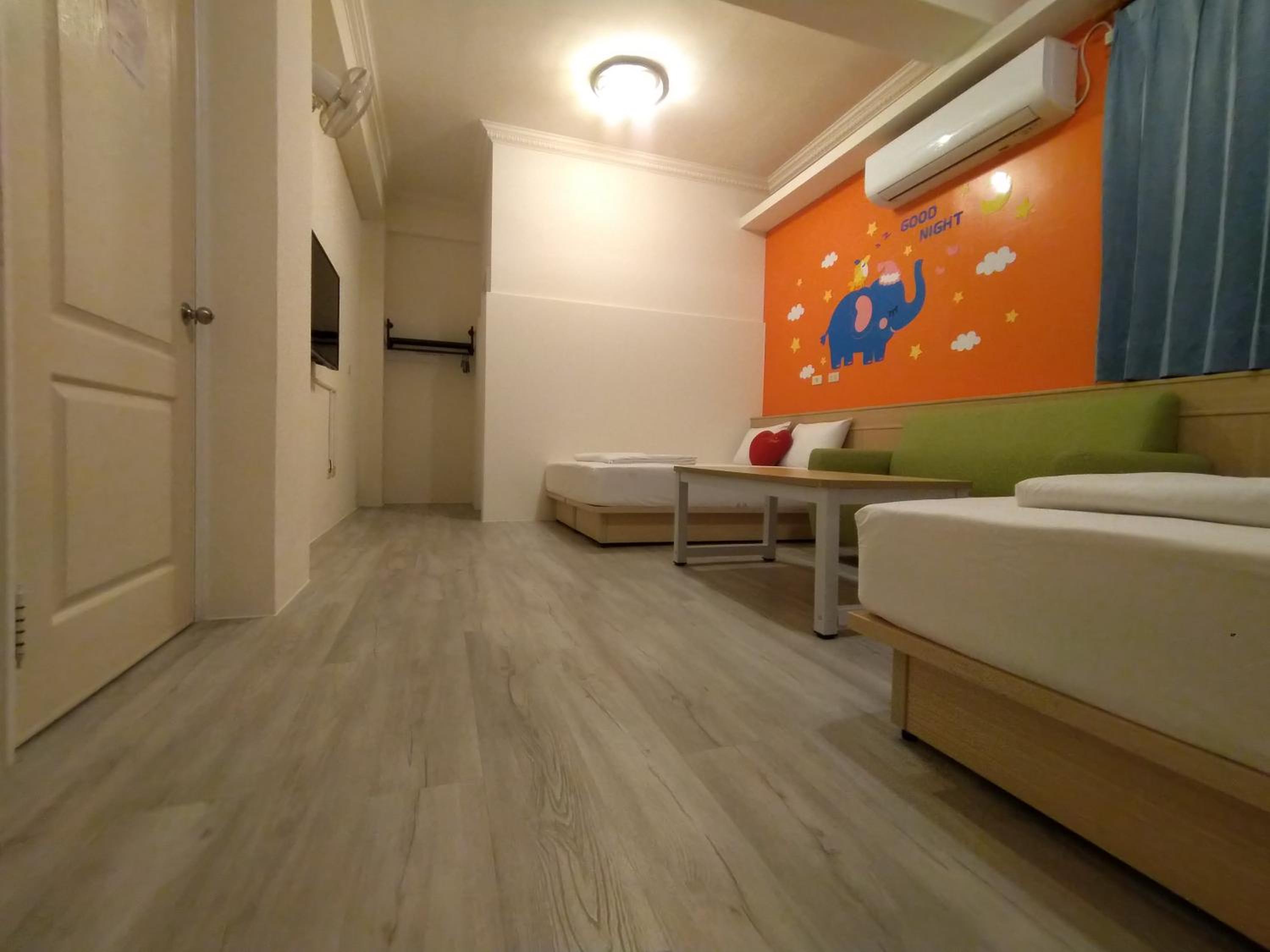 Photo 11