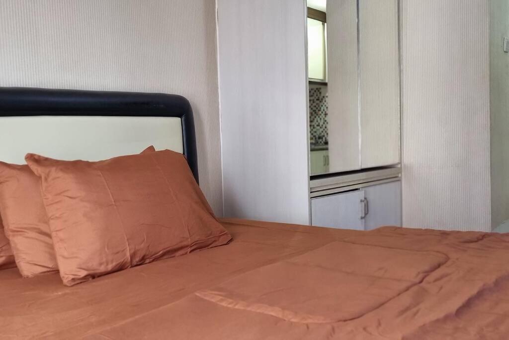 Apt Sunter Park View Studio Murah with Pool & Wifi view 2
