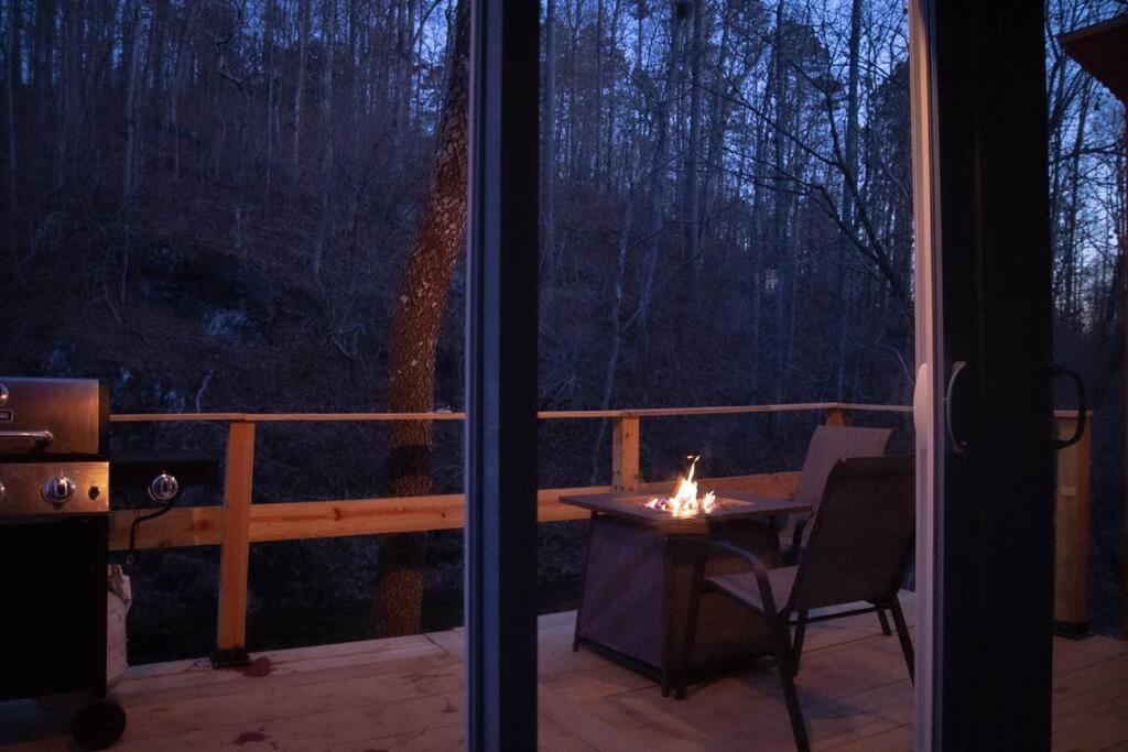Romantic Wooded Treehouse Oasis