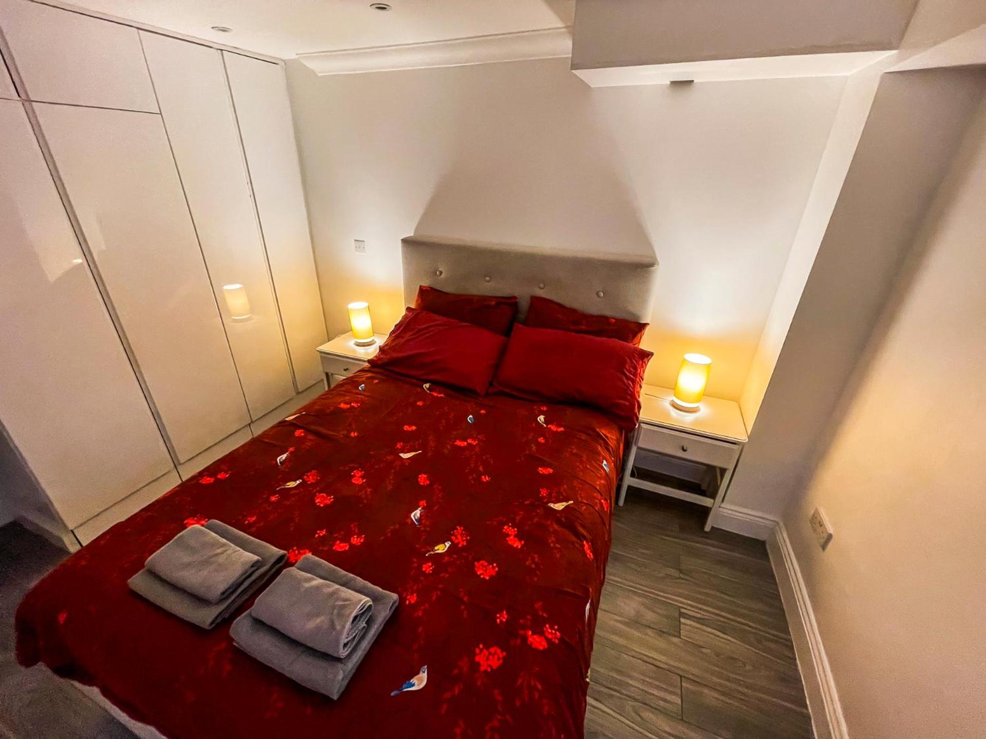 1 Bedroom Flat with whirlpool bath photo 3