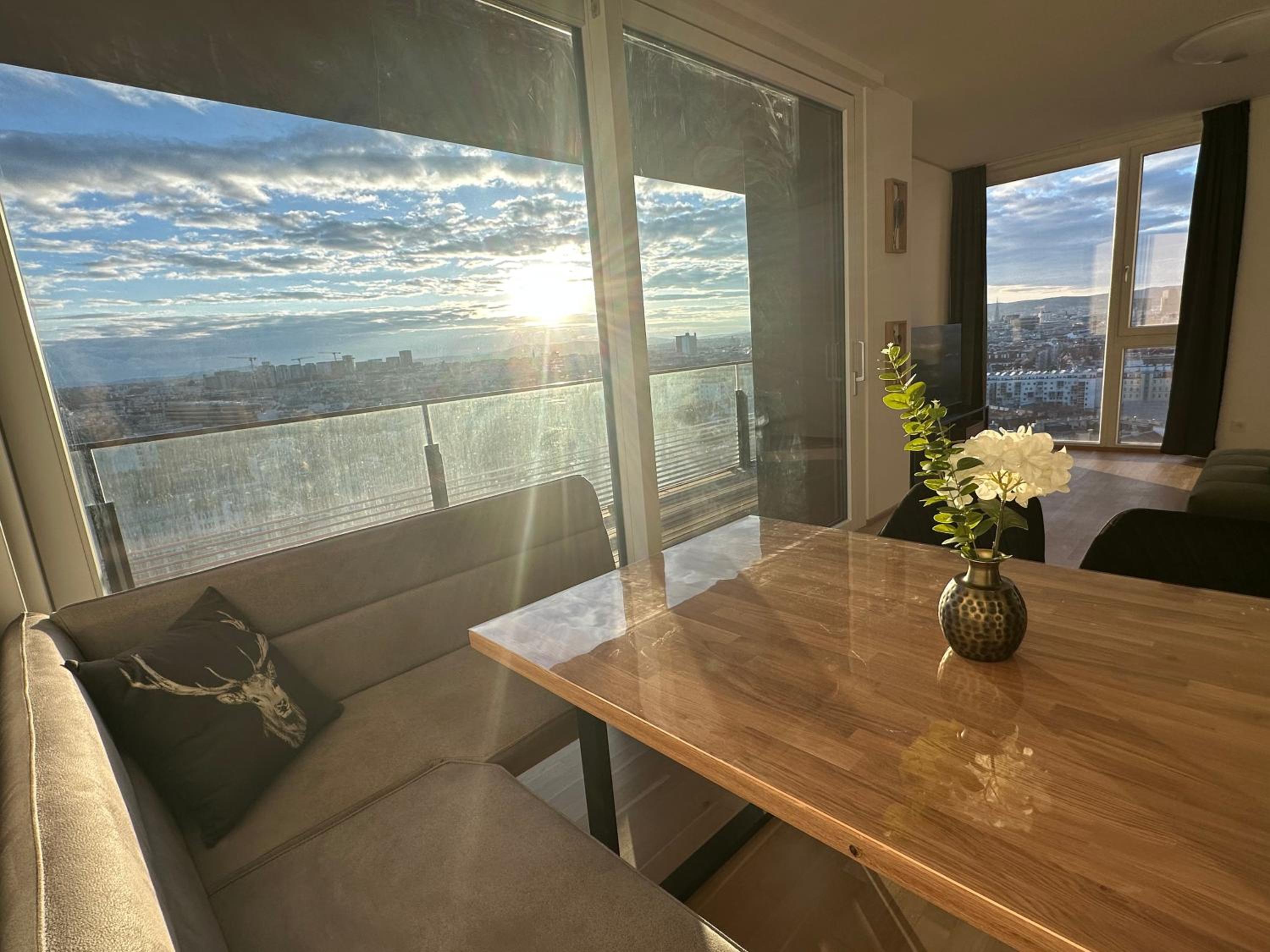 PANORAMA SKY Apartment I Rooftop Pool I Metro station
