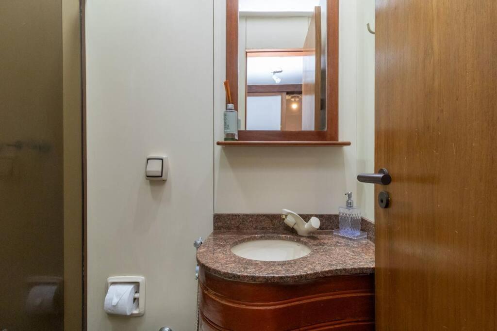 JD0121 I Apartmento proximo Ibirapuera Park and Paulista Av
