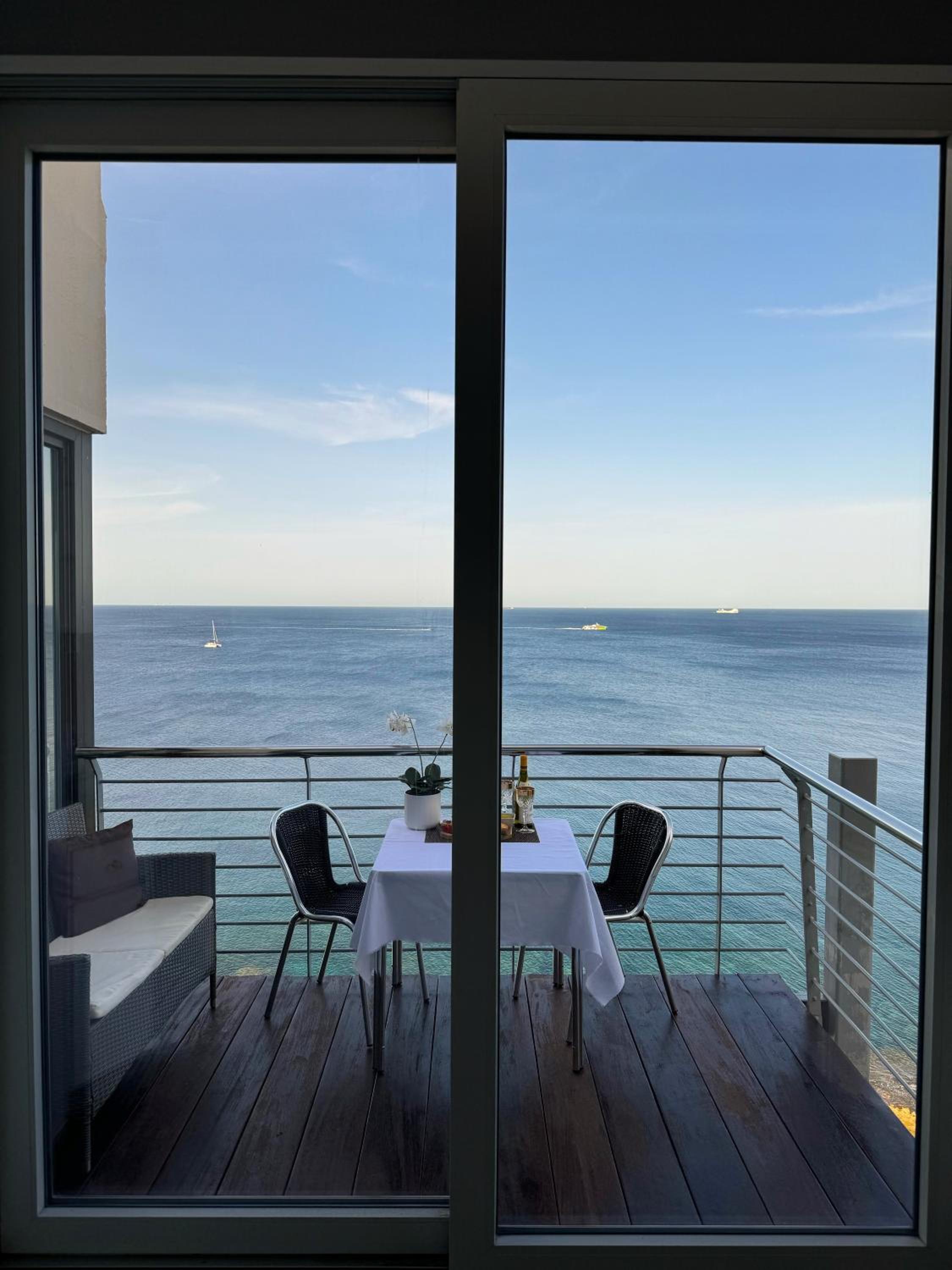 Seaview Tower Apartment photo 2