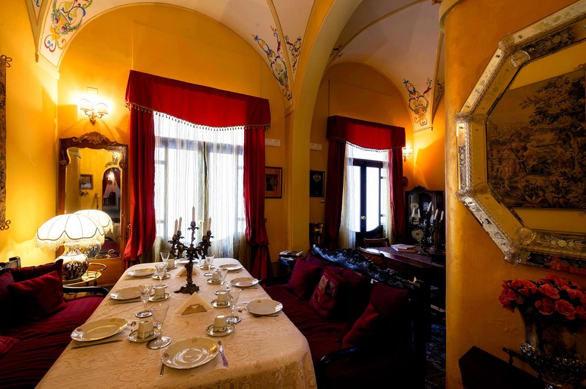 Roccamelia Historic Houses