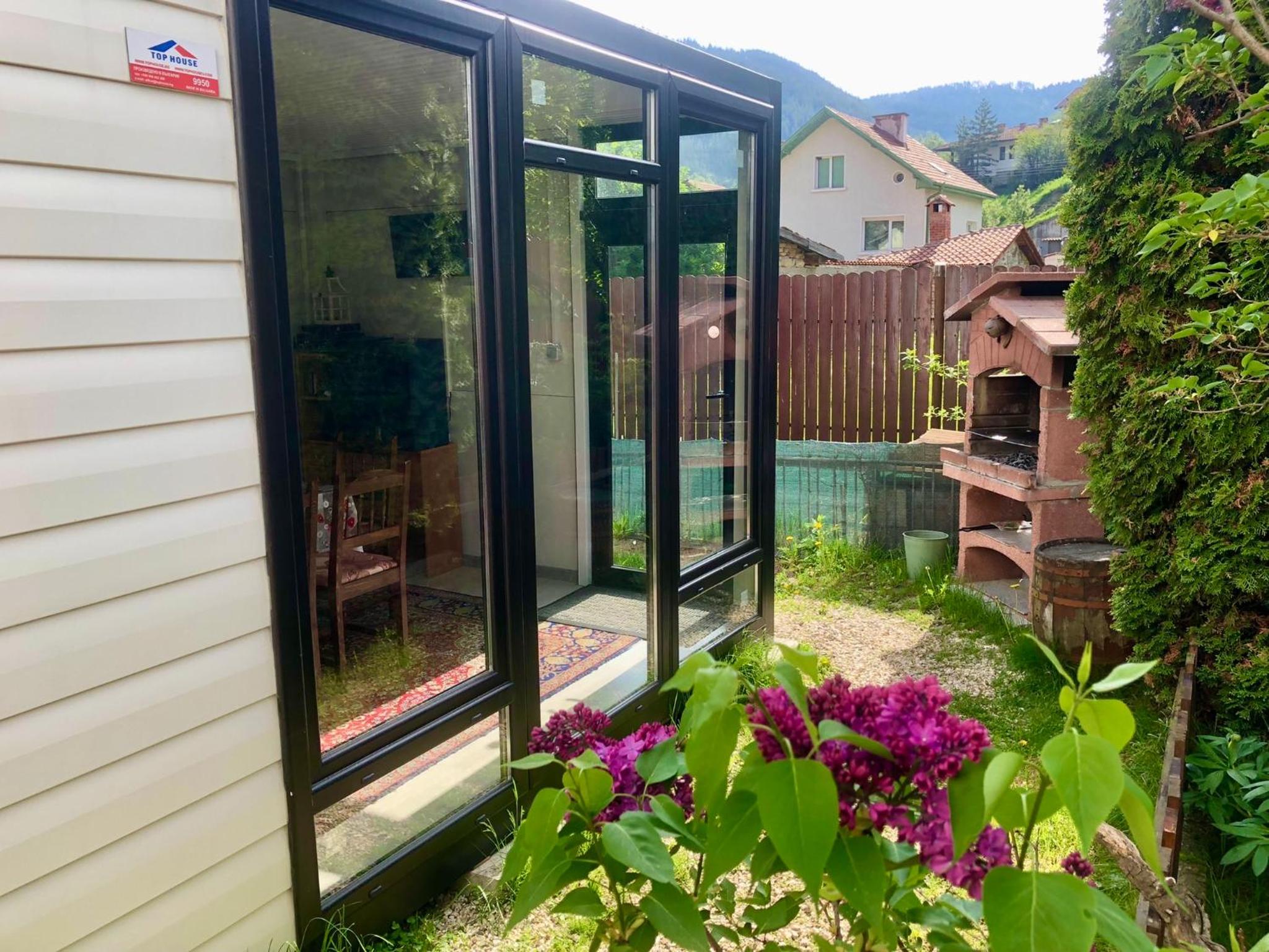 Cozy Guest House Niya , до Боровец , двор и барбекю