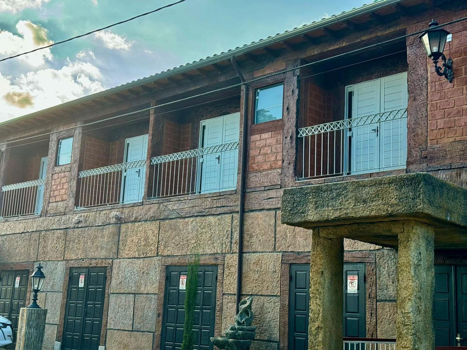 Apartamentos a 200m do centro - Hospedaria Villa da Pedra