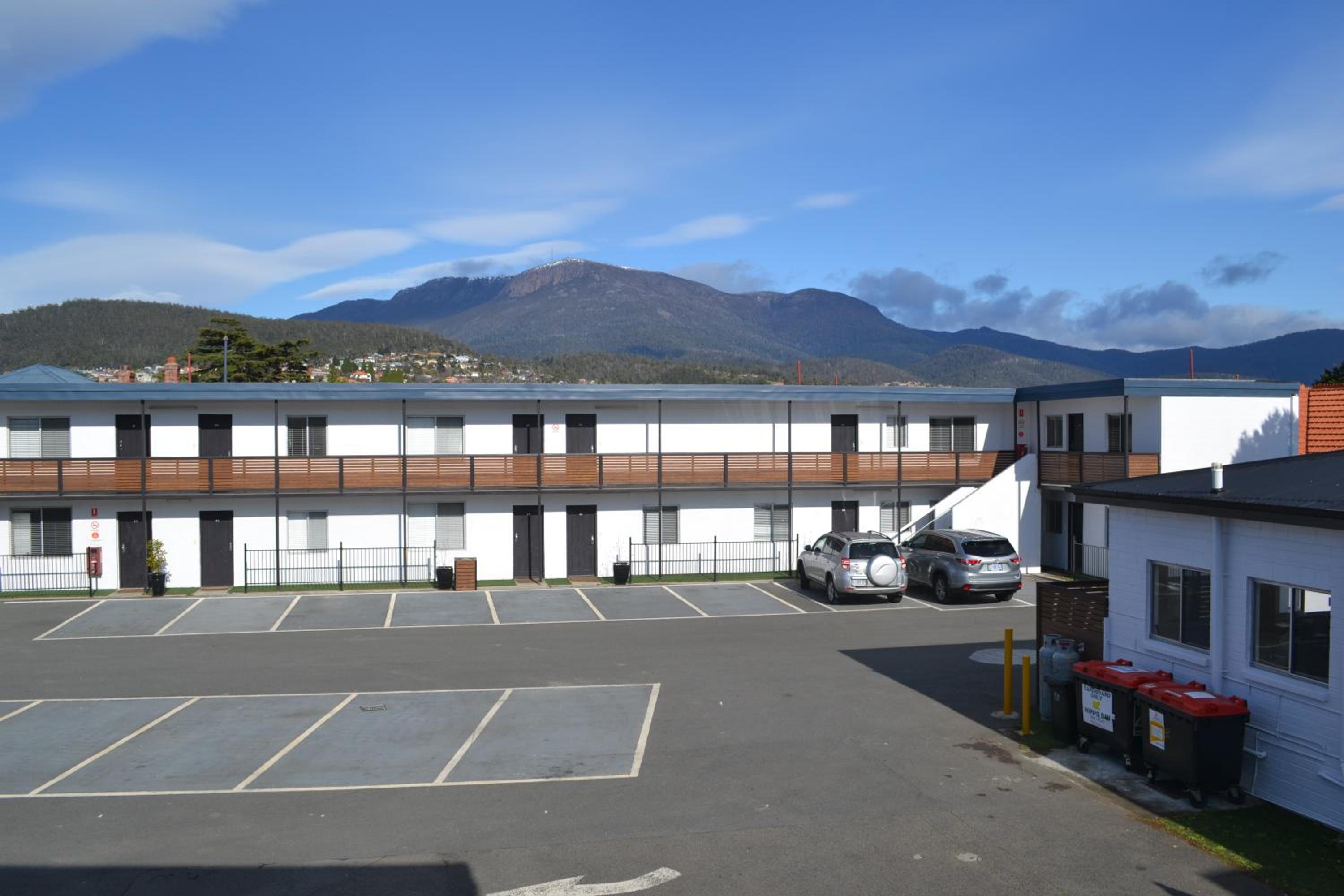 Hobart Tower Motel - Image 3