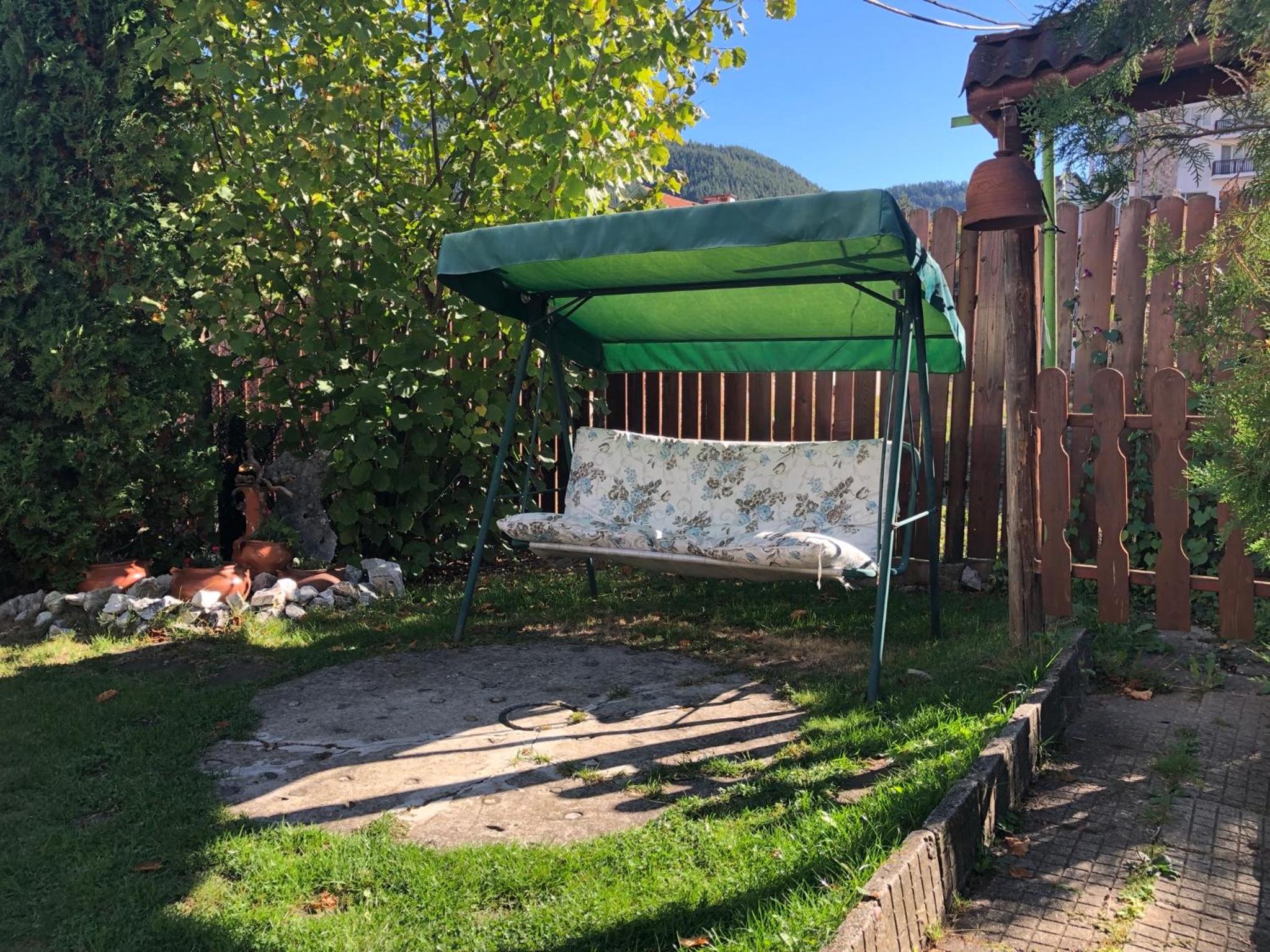 Cozy Guest House Niya , до Боровец , двор и барбекю