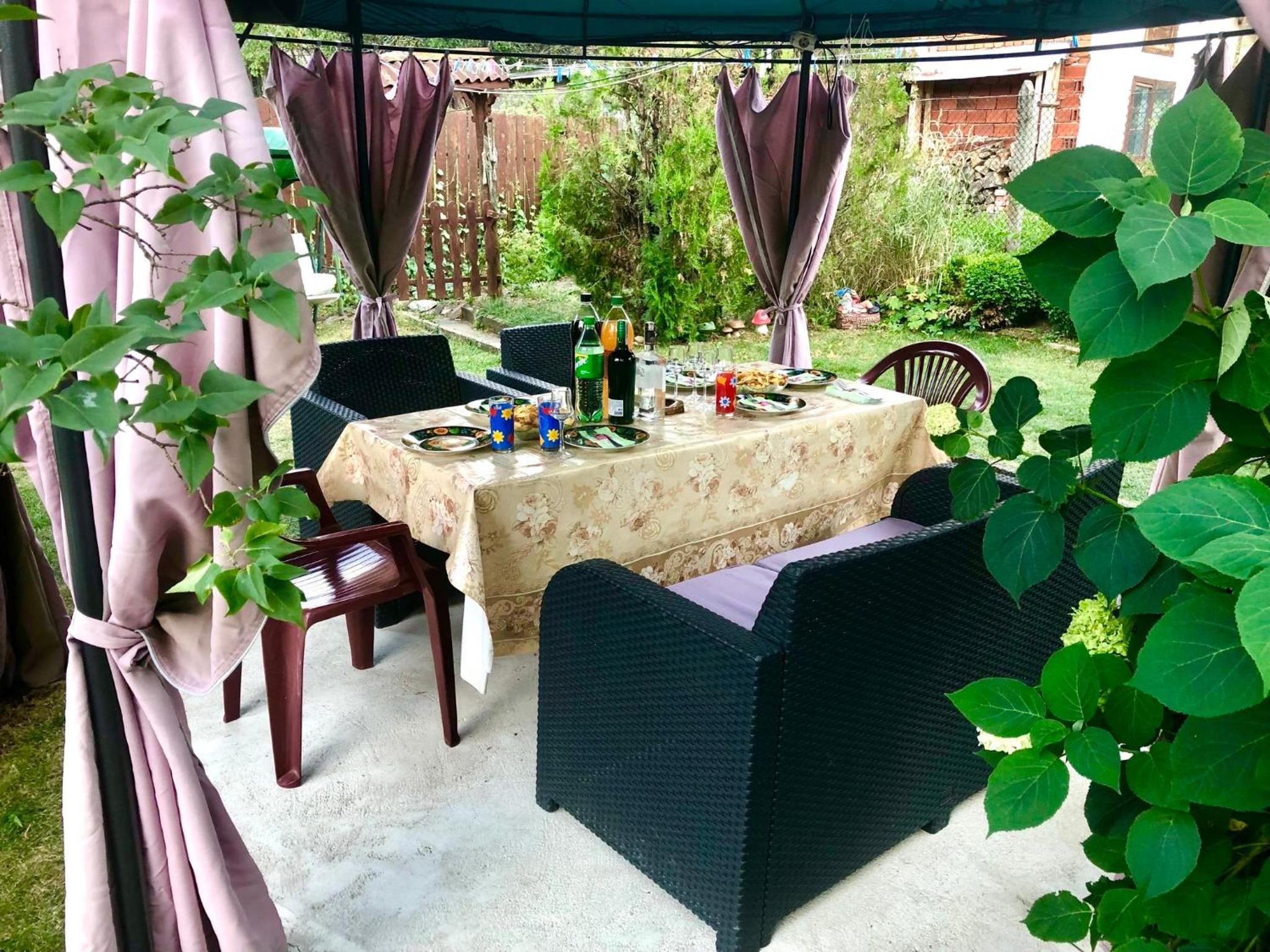 Cozy Guest House Niya , до Боровец , двор и барбекю