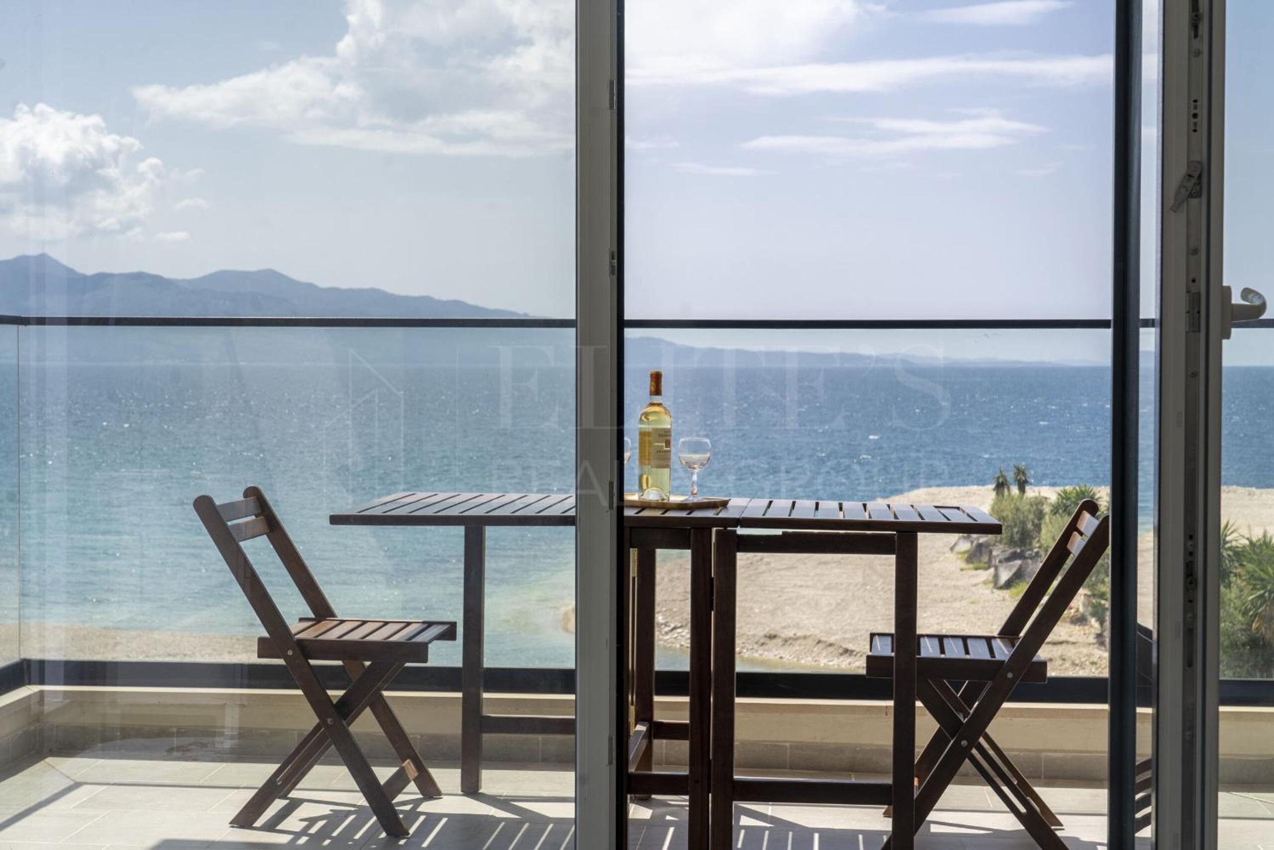 Beachfront Apartments- Horizon Residence