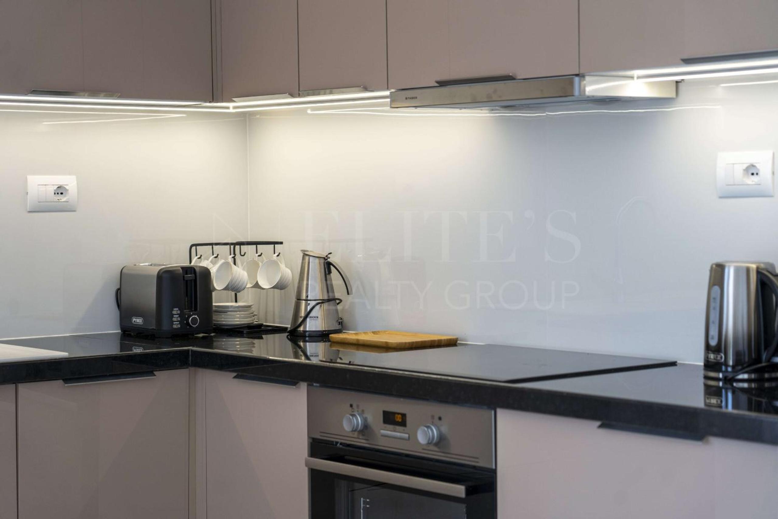Beachfront Apartments- Horizon Residence