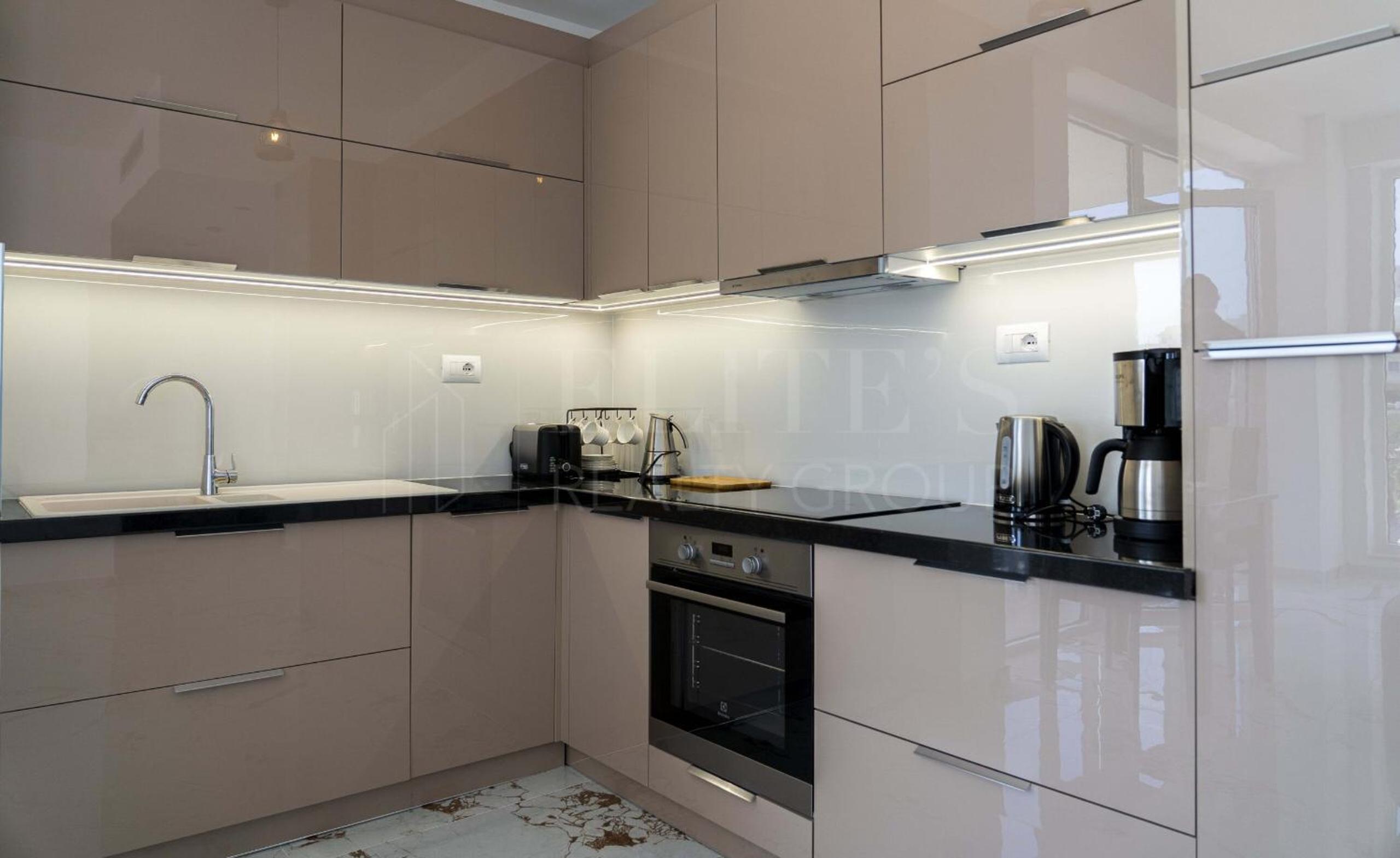 Beachfront Apartments- Horizon Residence