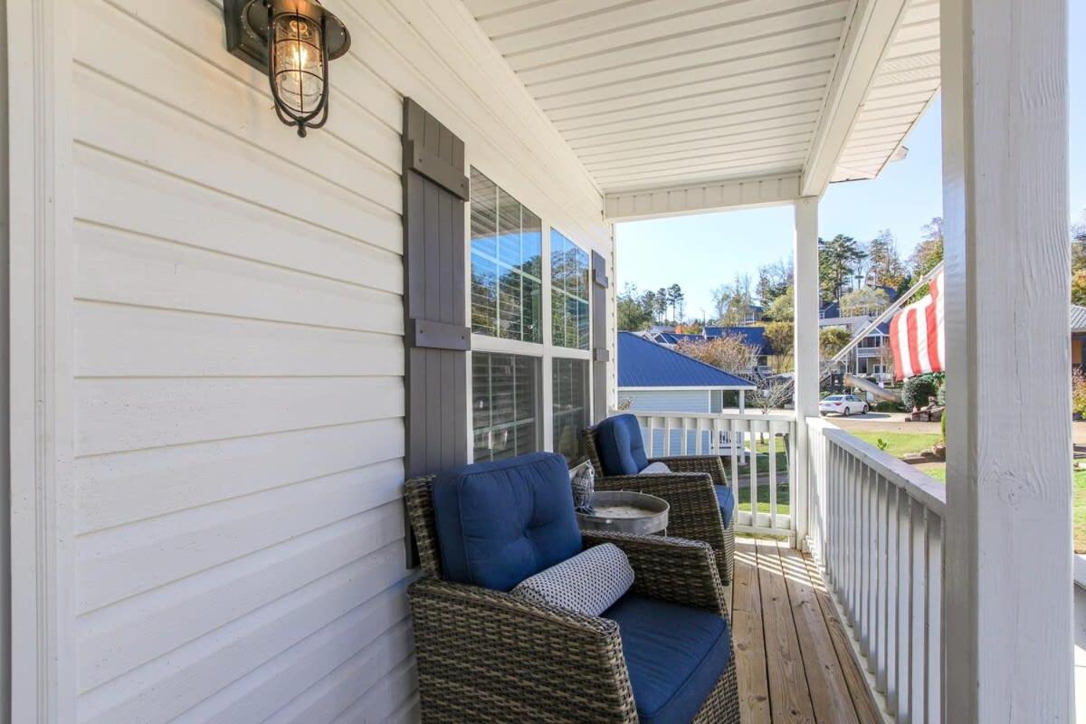 House #46 Grits Carlton Lakefront (no pets) view 4