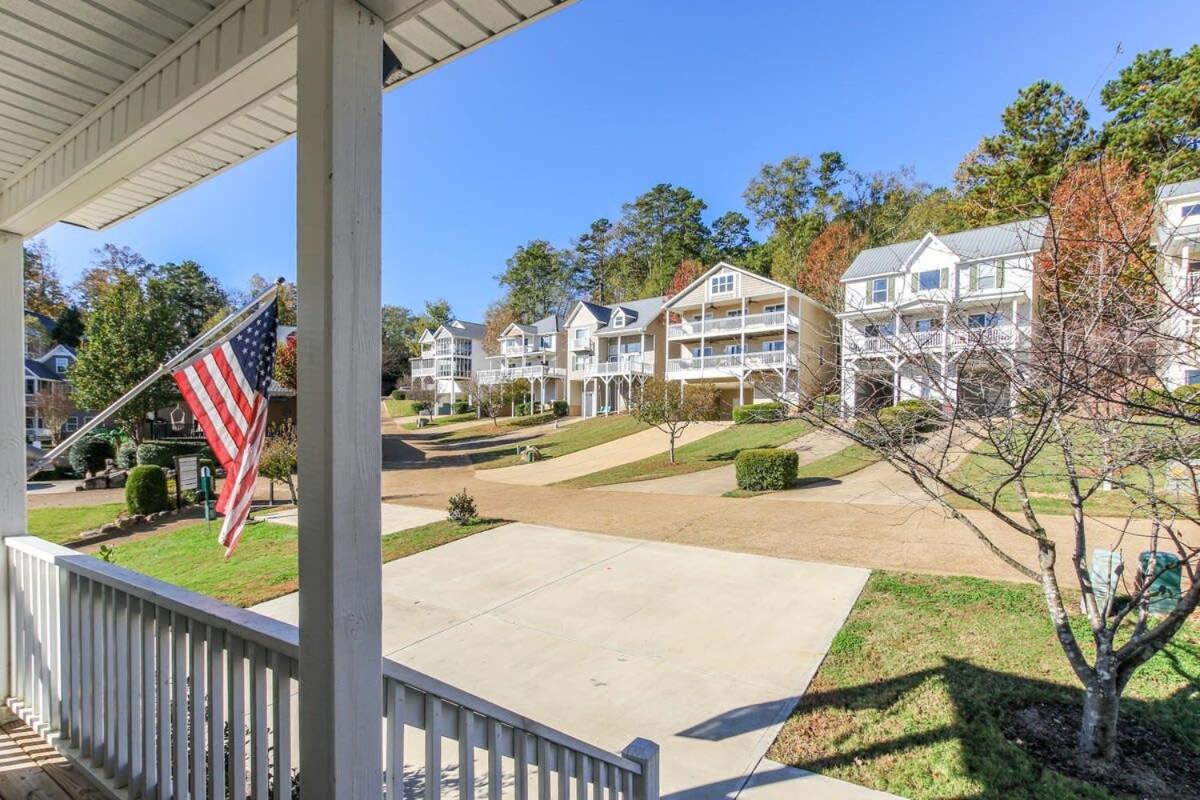 House #46 Grits Carlton Lakefront (no pets) view 5