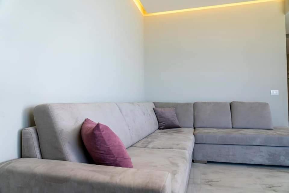 Beachfront Apartments- Horizon Residence