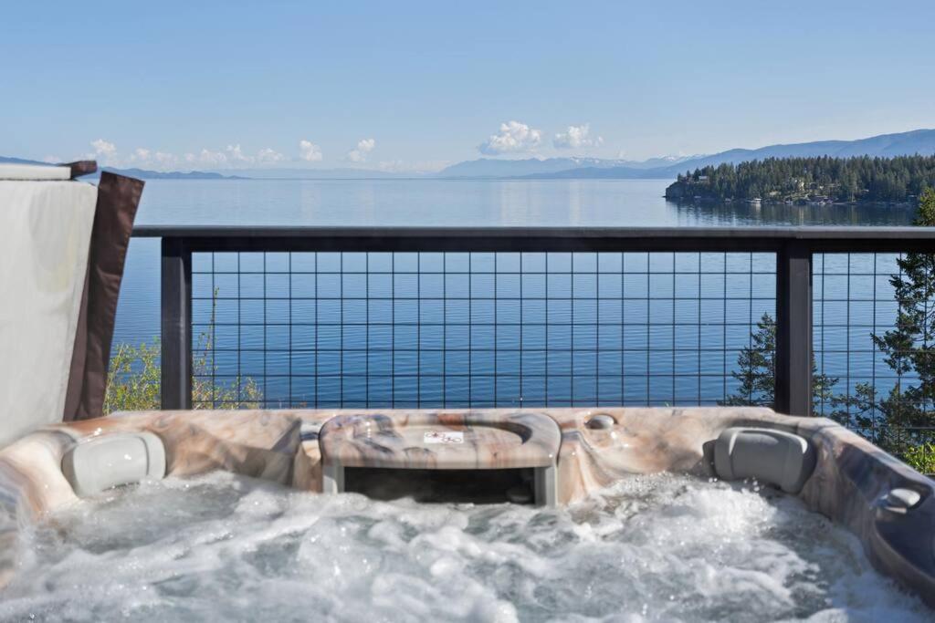 Modern Mountain Lake House