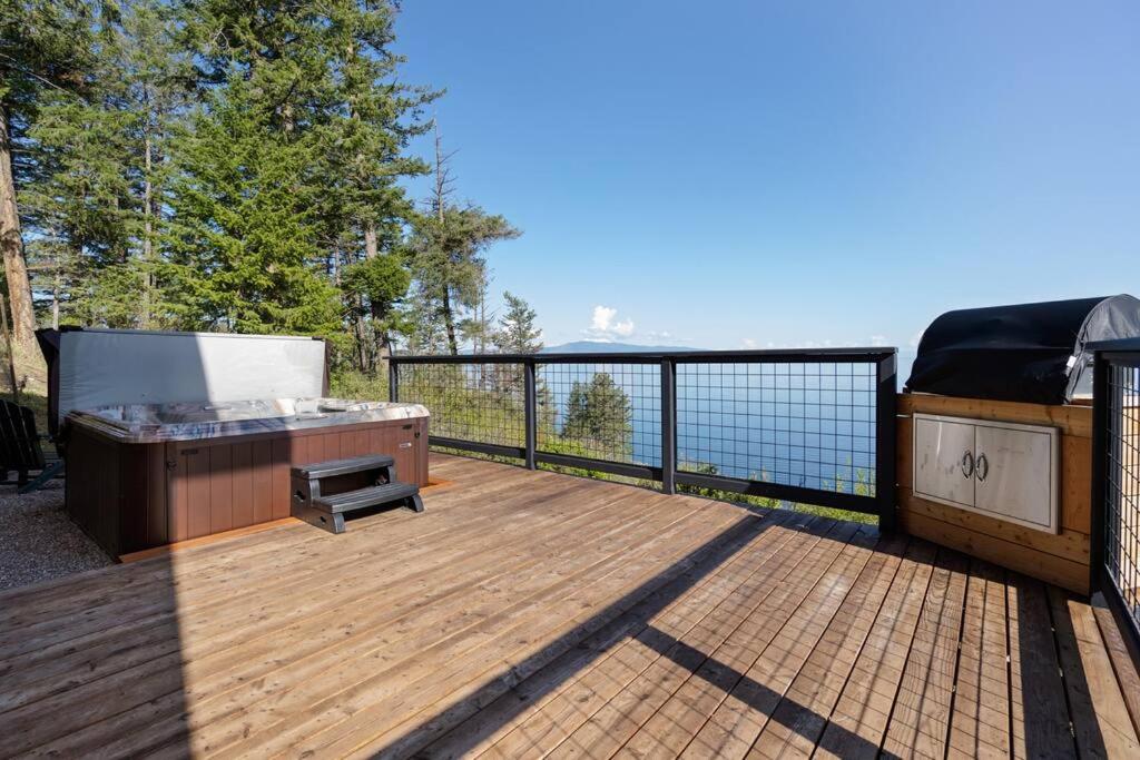 Modern Mountain Lake House