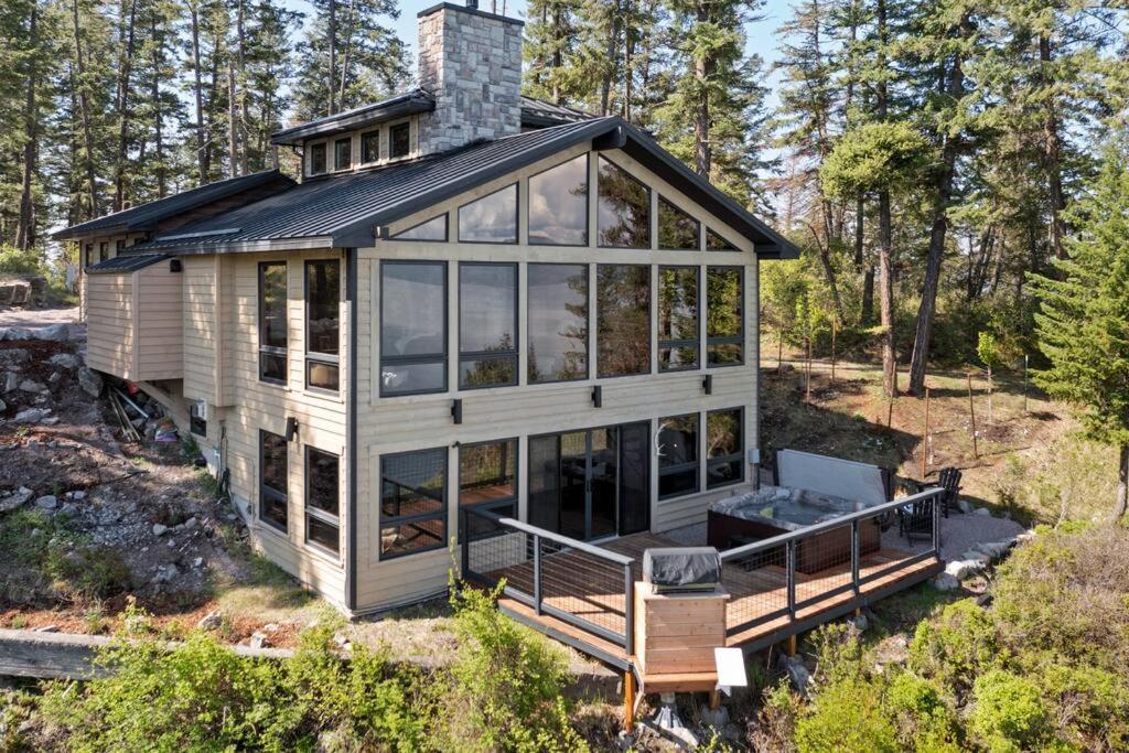 Modern Mountain Lake House