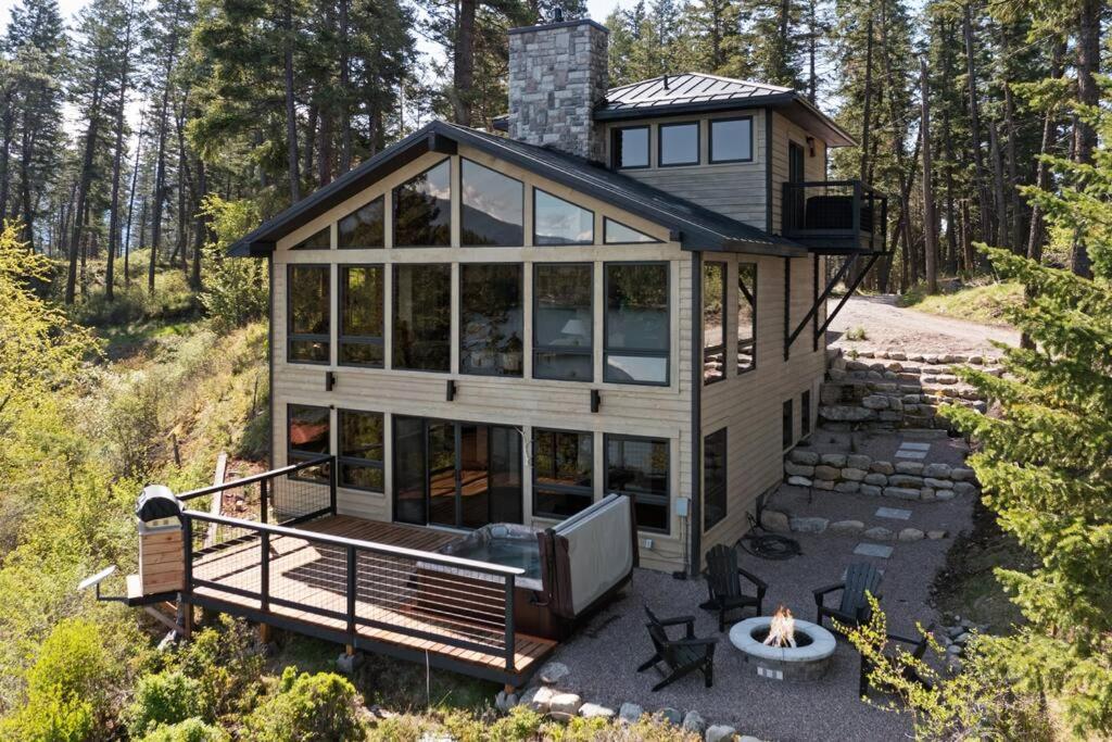 Modern Mountain Lake House