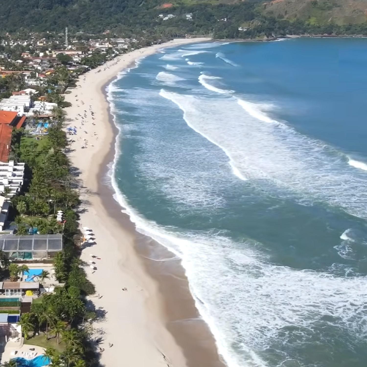 Casa a uma quadra da praia Maresias