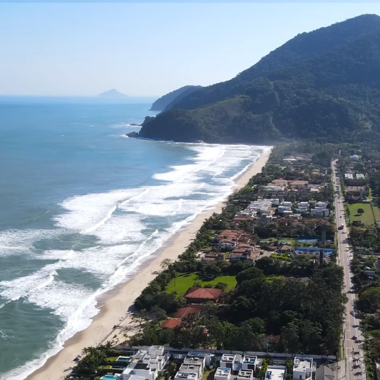 Casa a uma quadra da praia Maresias