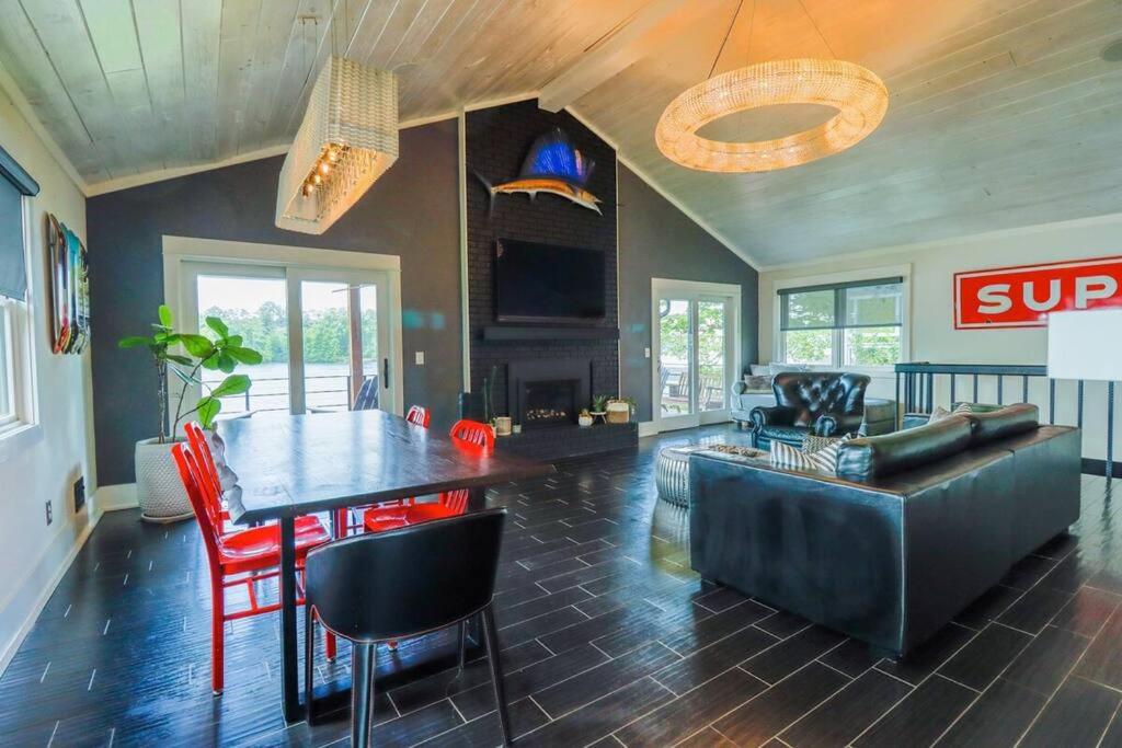 Casa Azul - Lake Murray - Close in - Spa like bath