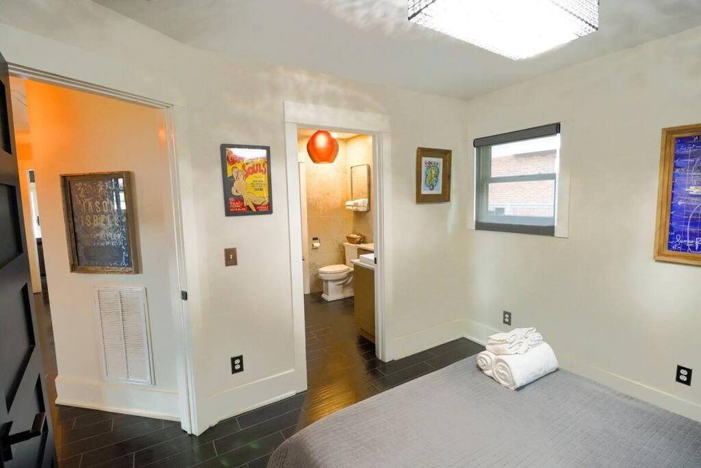 Casa Azul - Lake Murray - Close in - Spa like bath