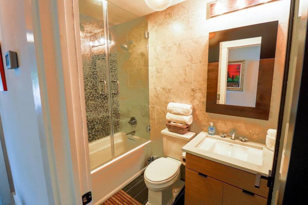 Casa Azul - Lake Murray - Close in - Spa like bath