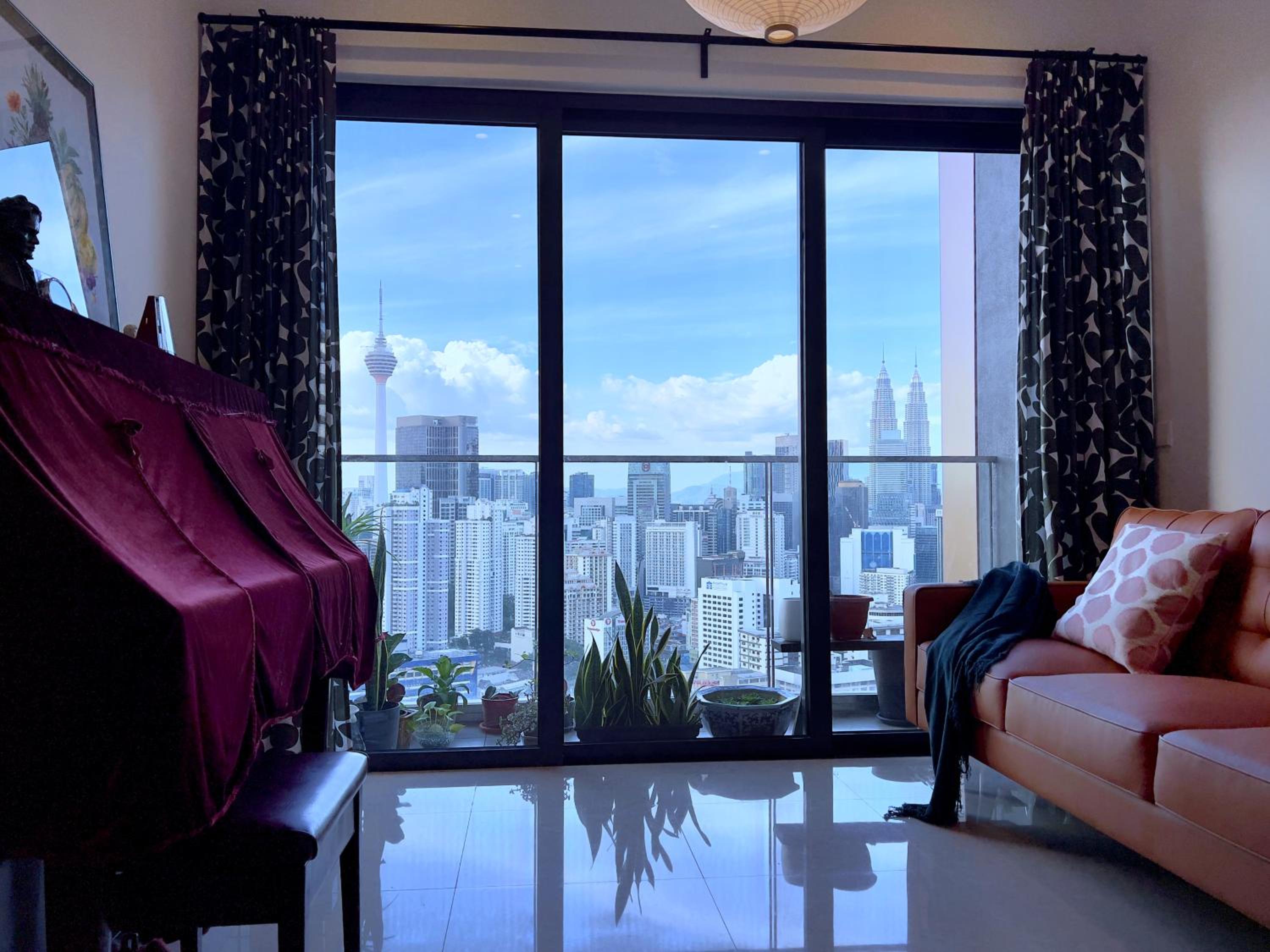 Rooms with KLCC and KL Tower view by Yee