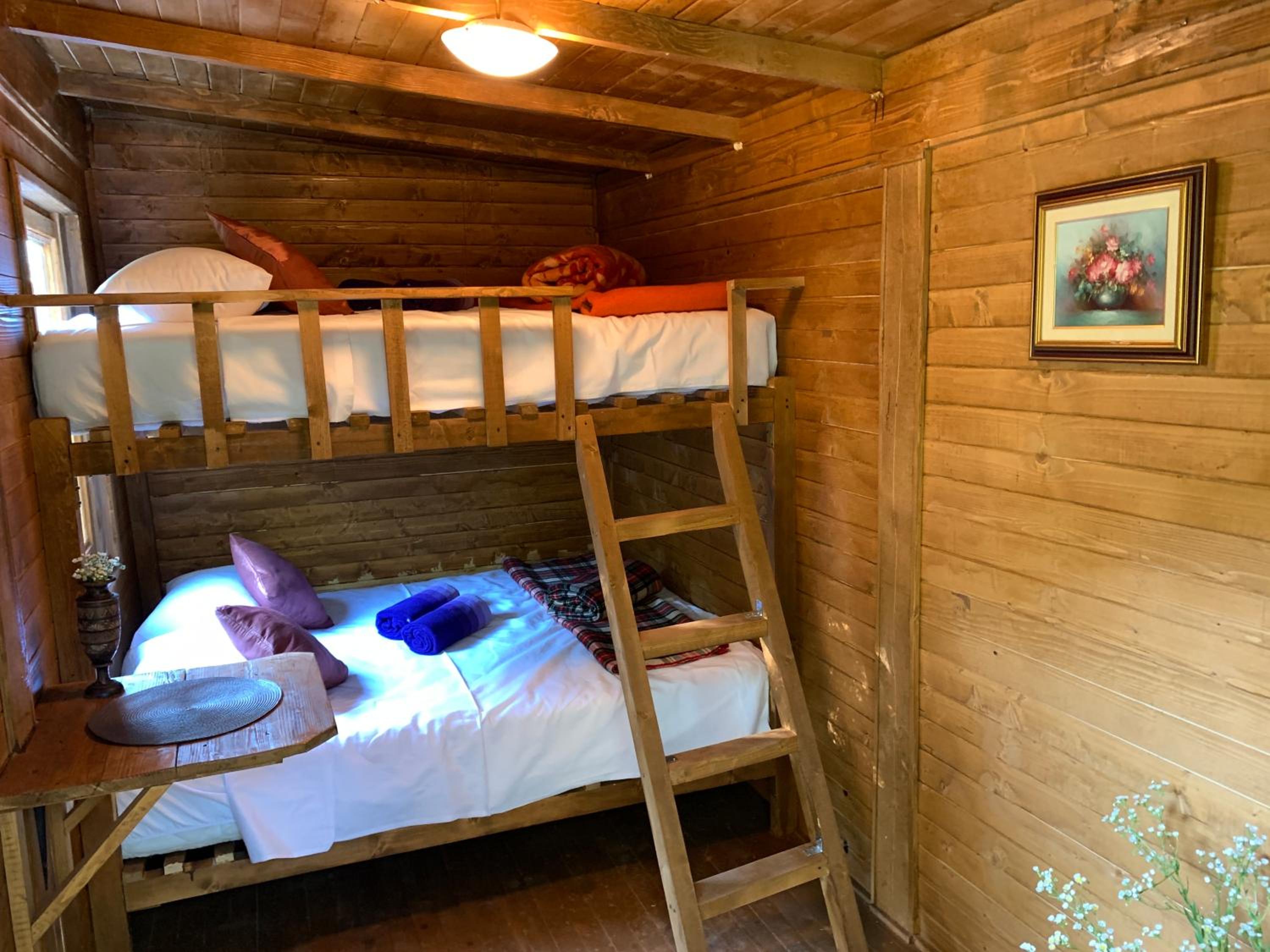 Delightful Treehouse w private beach