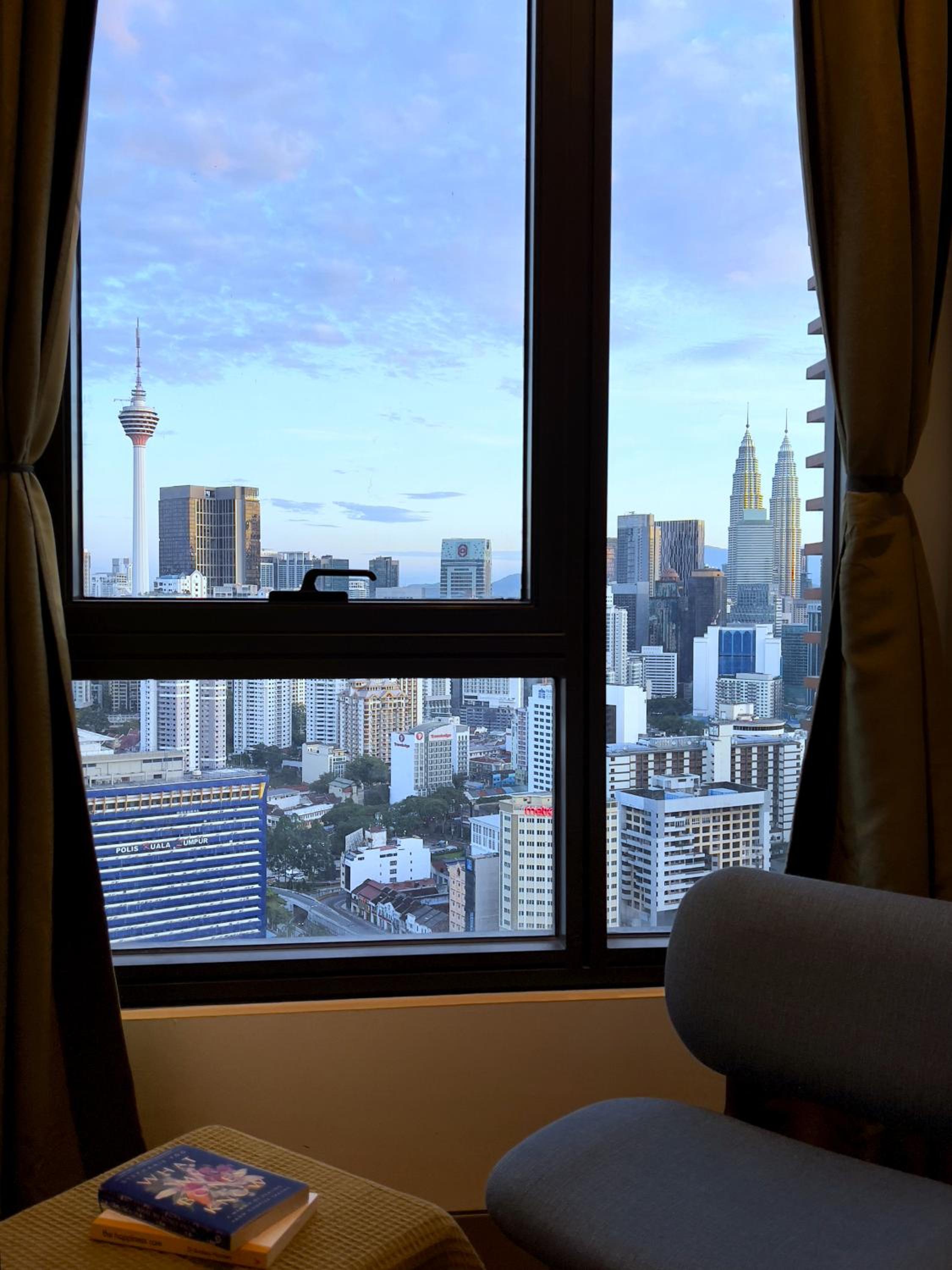 Rooms with KLCC and KL Tower view by Yee