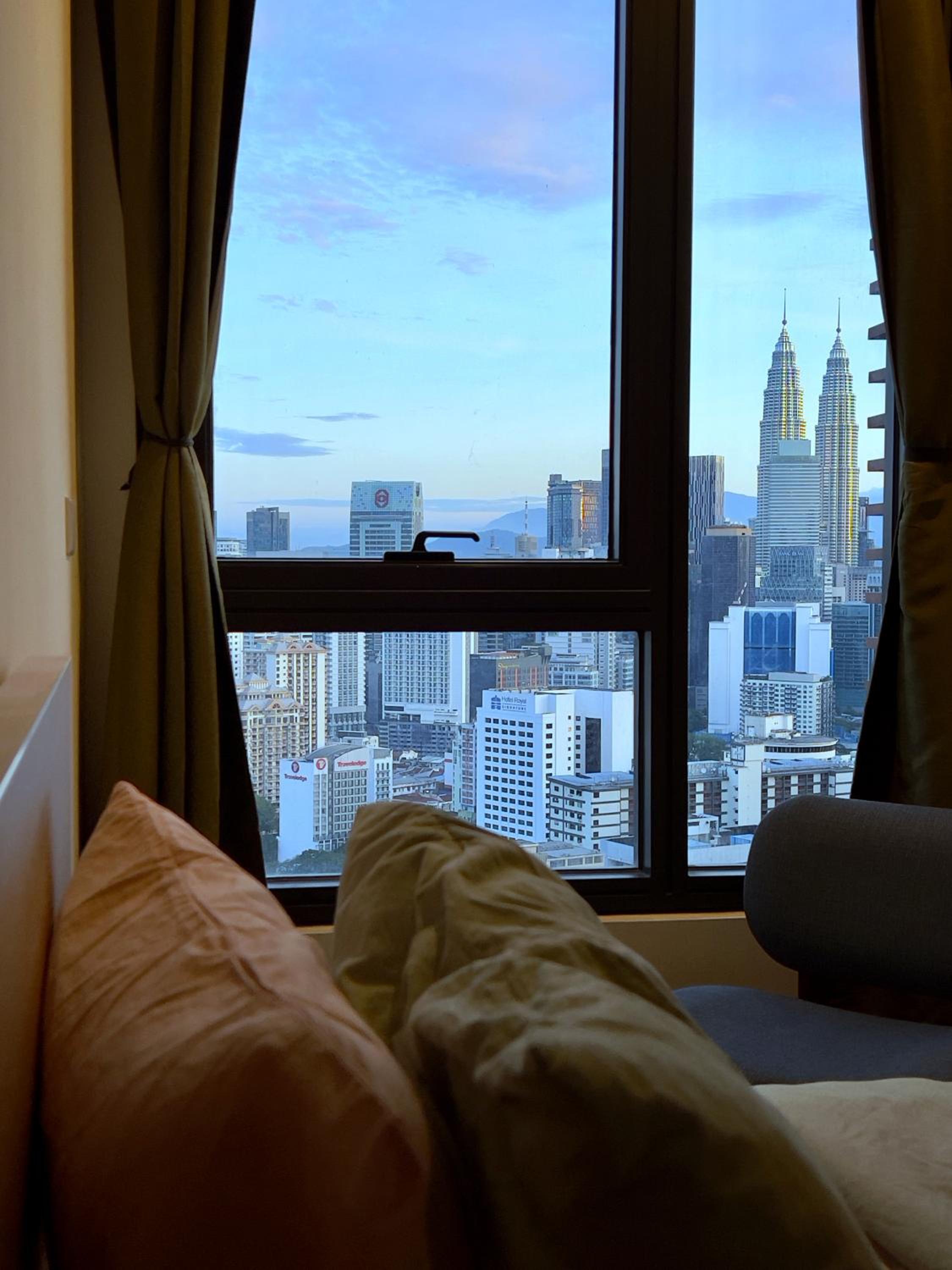 Rooms with KLCC and KL Tower view by Yee