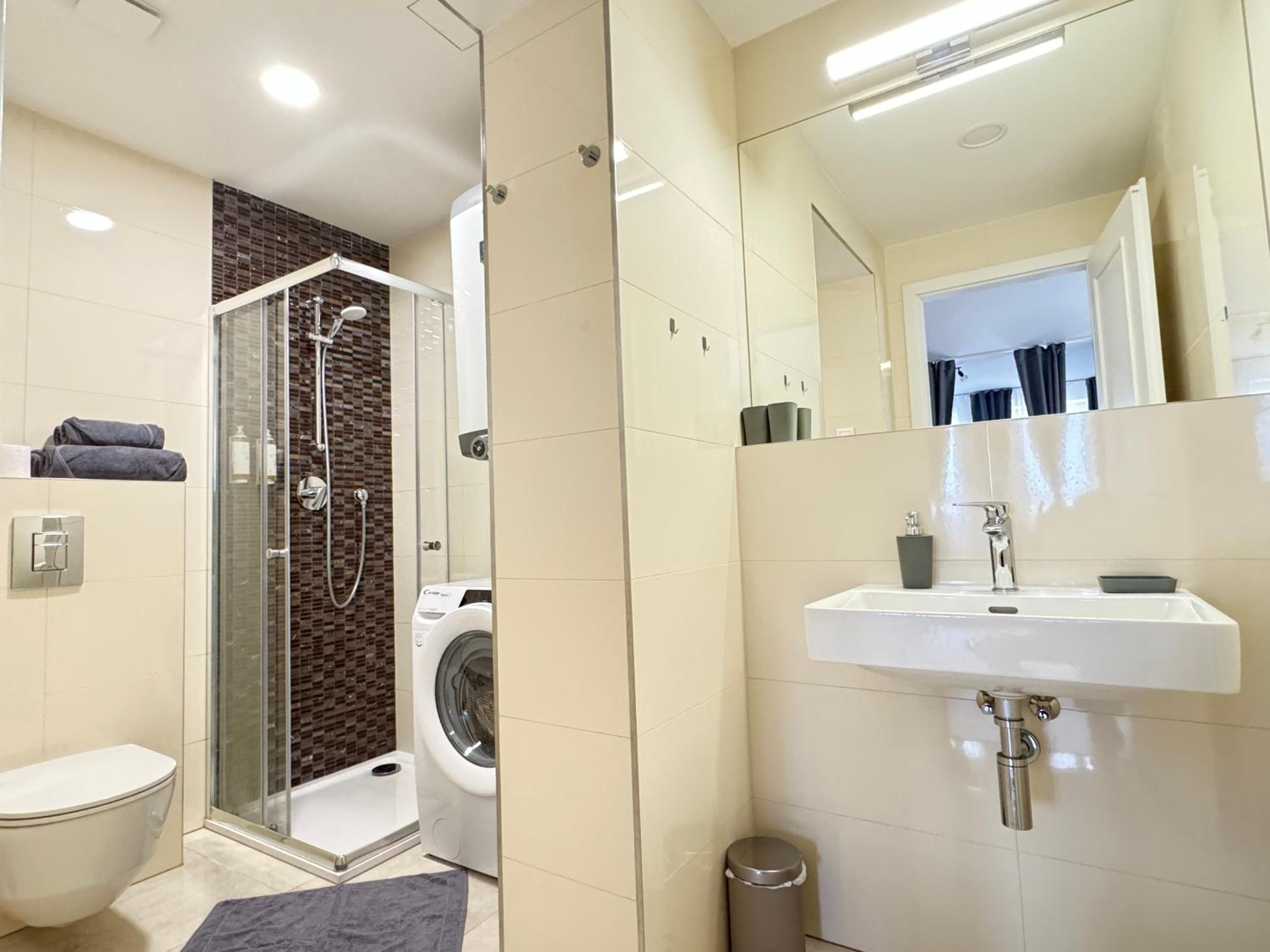 New modern-style apartment with balcony in the Prague 2