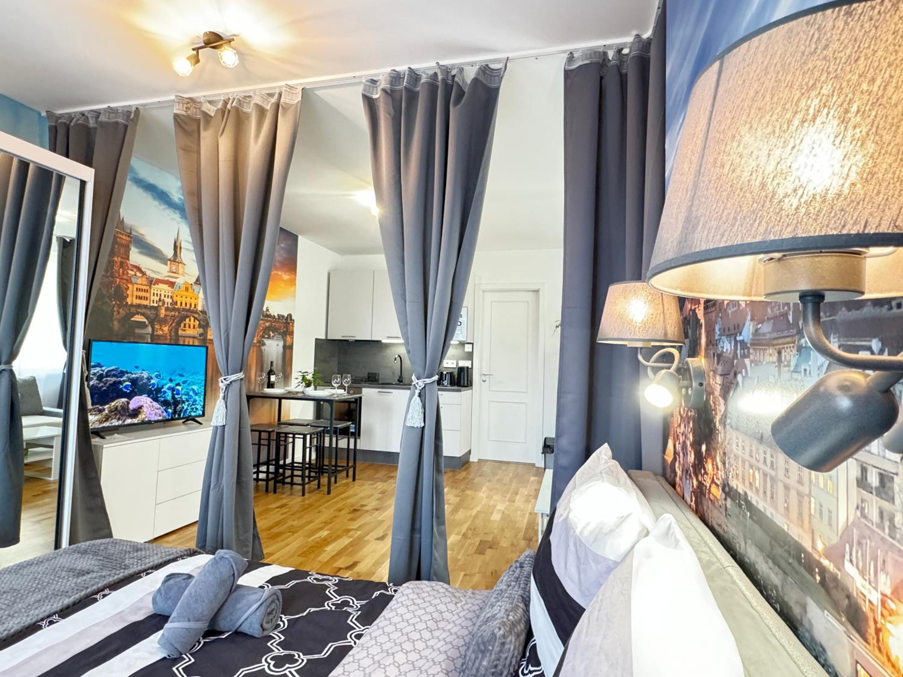 New modern-style apartment with balcony in the Prague 2
