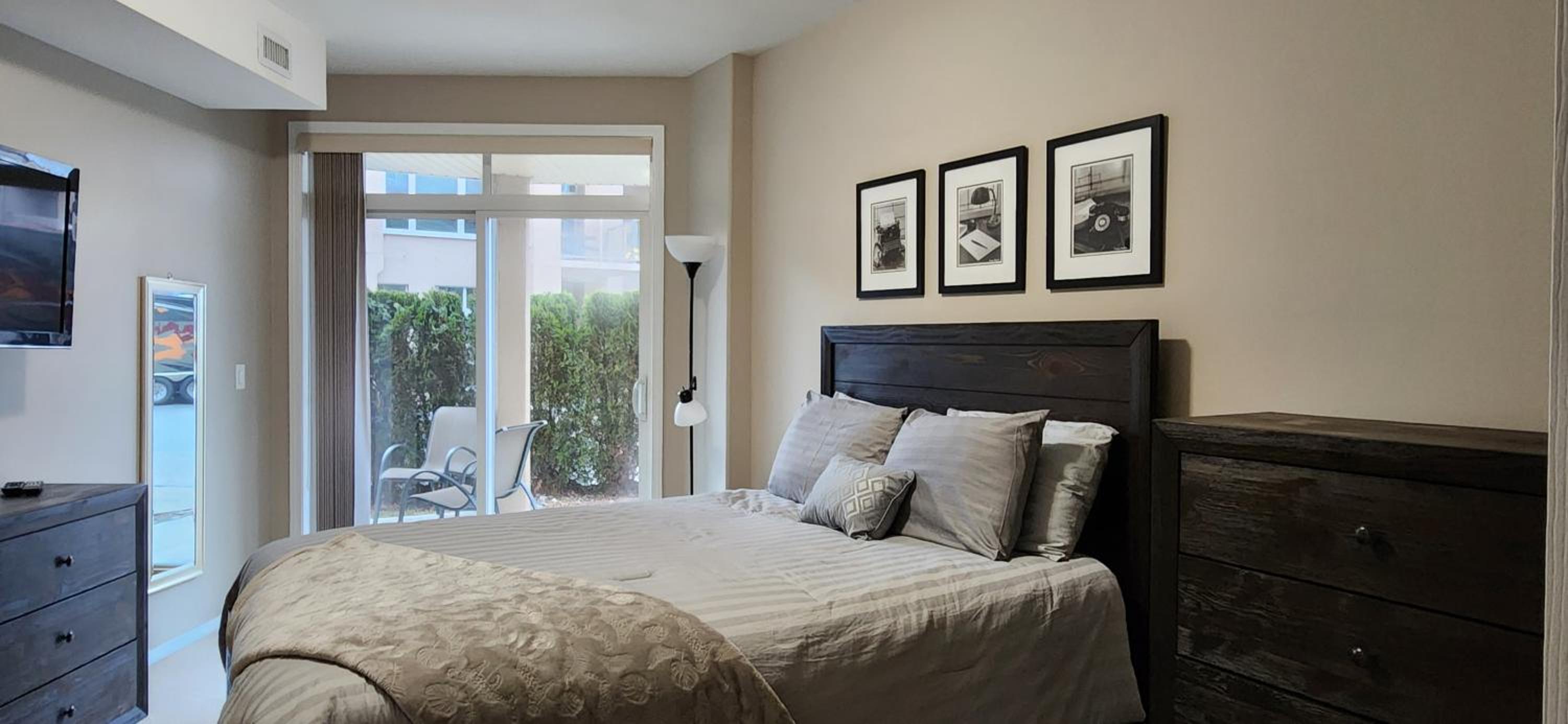 Discovery Bay Resort by Kelowna Resort Acc. - 80+ suites available - Image 3