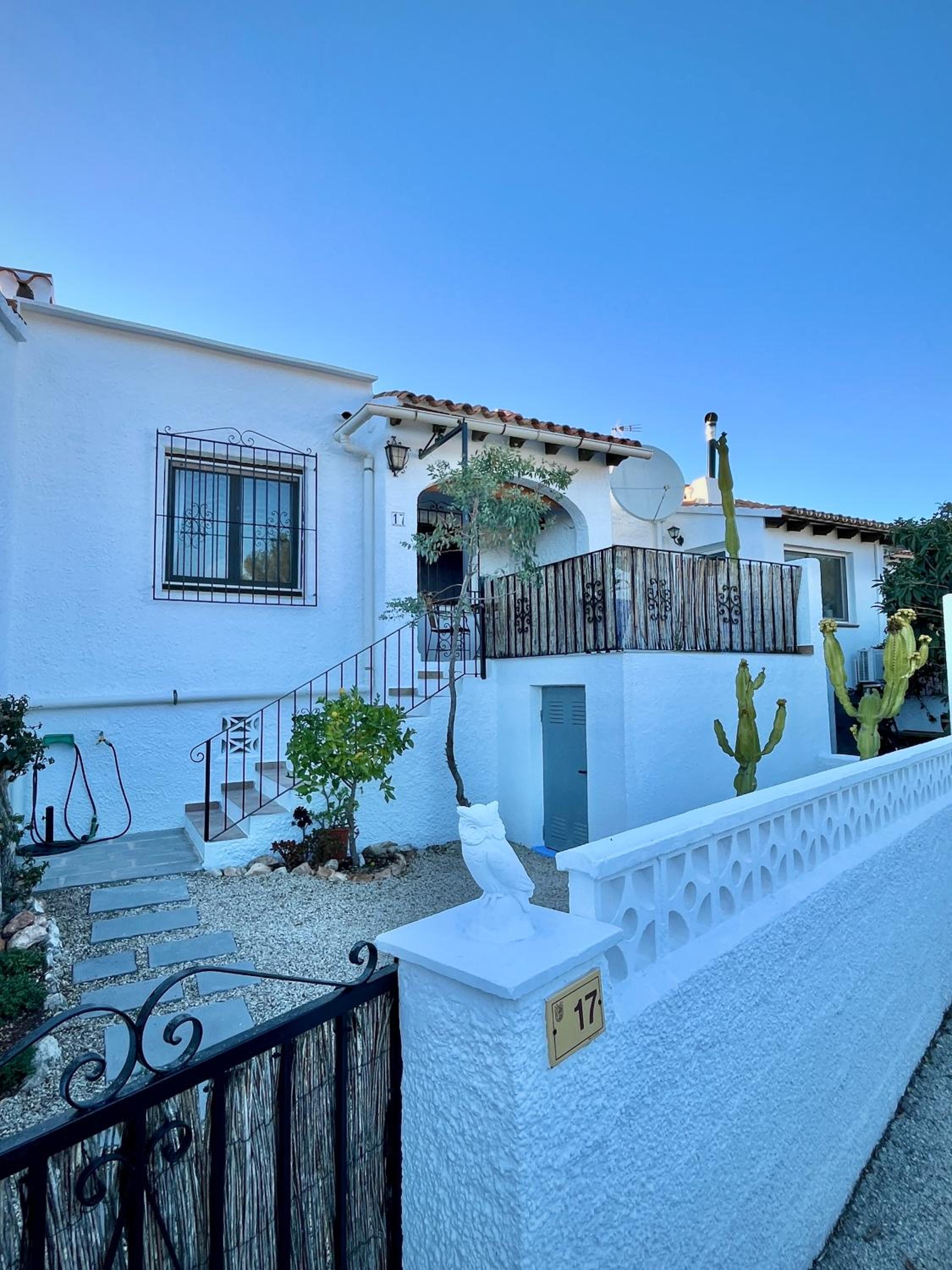 Bungalow Steps from Moraira