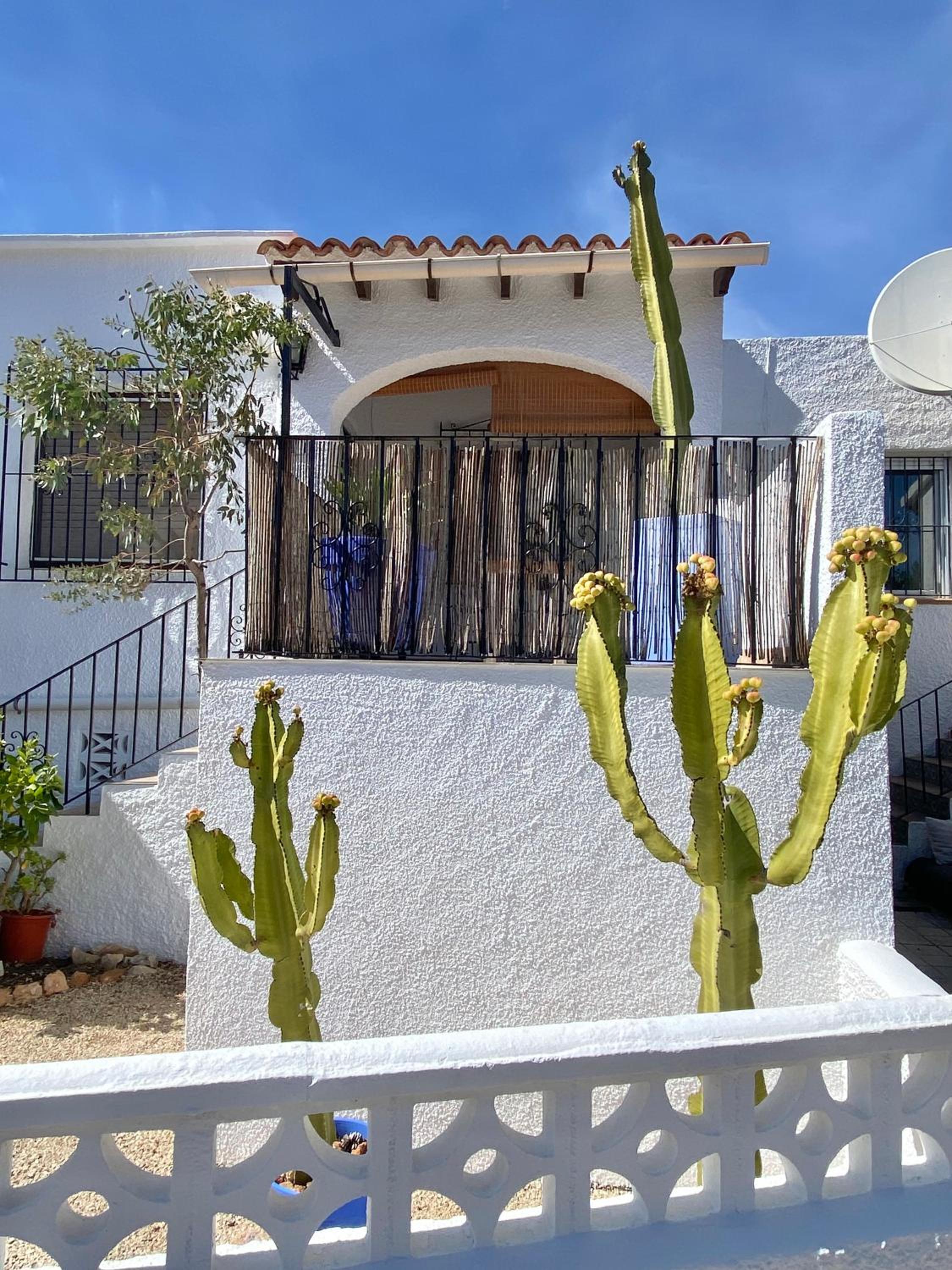 Bungalow Steps from Moraira