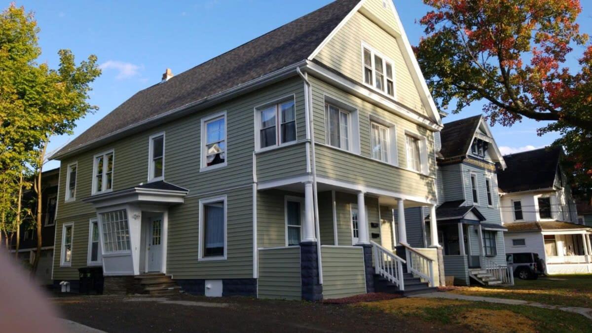 Shortstop Apt 1 All Star Baseball Rentals view 2