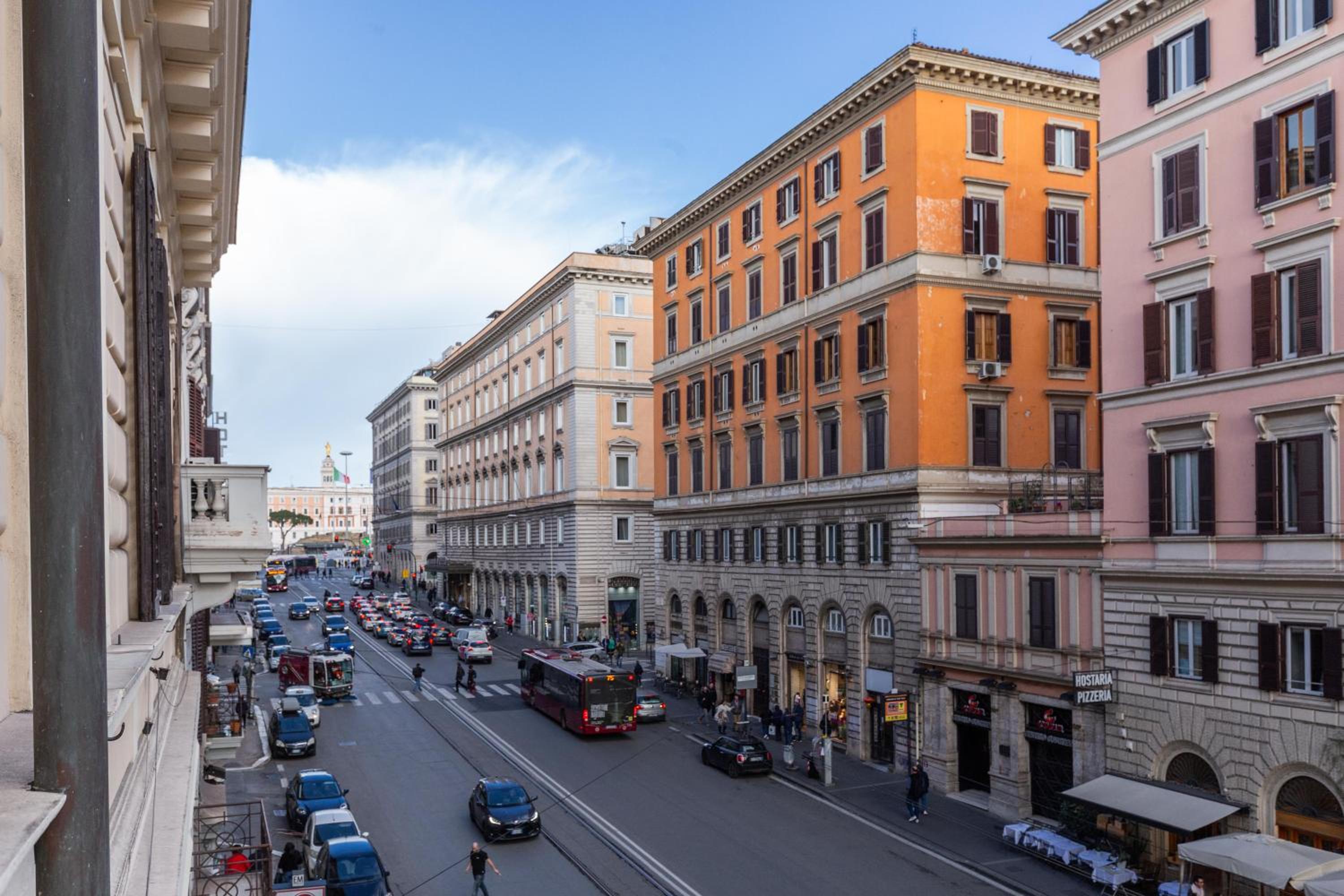 Cavour LR Collection