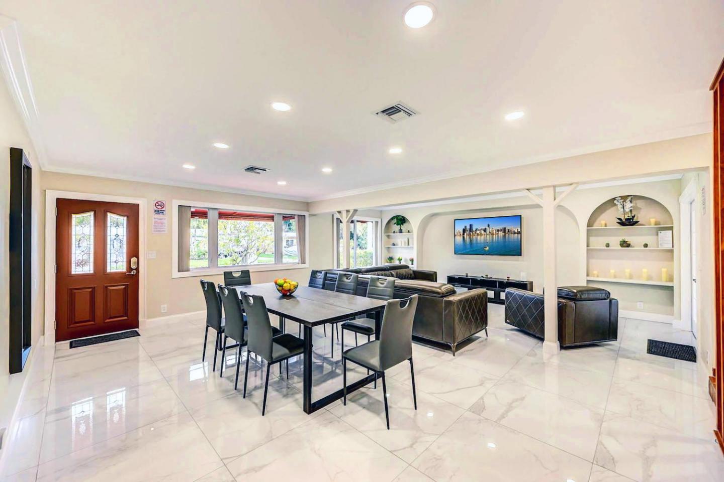 Tropical Oasis 6BR & 4BR Villa Heated Pool & Billiard Room view 4