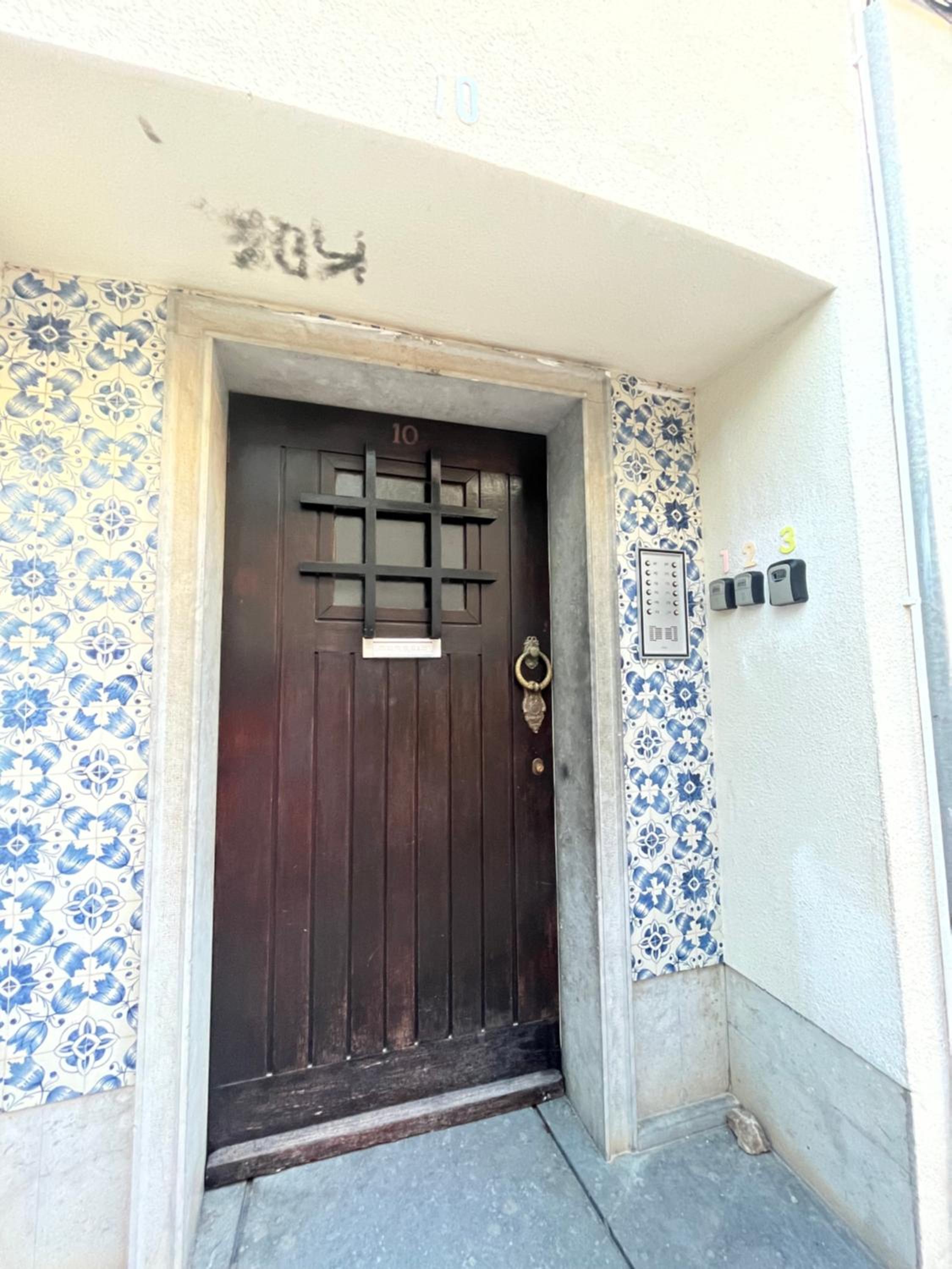 Spacious studio apartment in the heart of Cascais historic center view 3