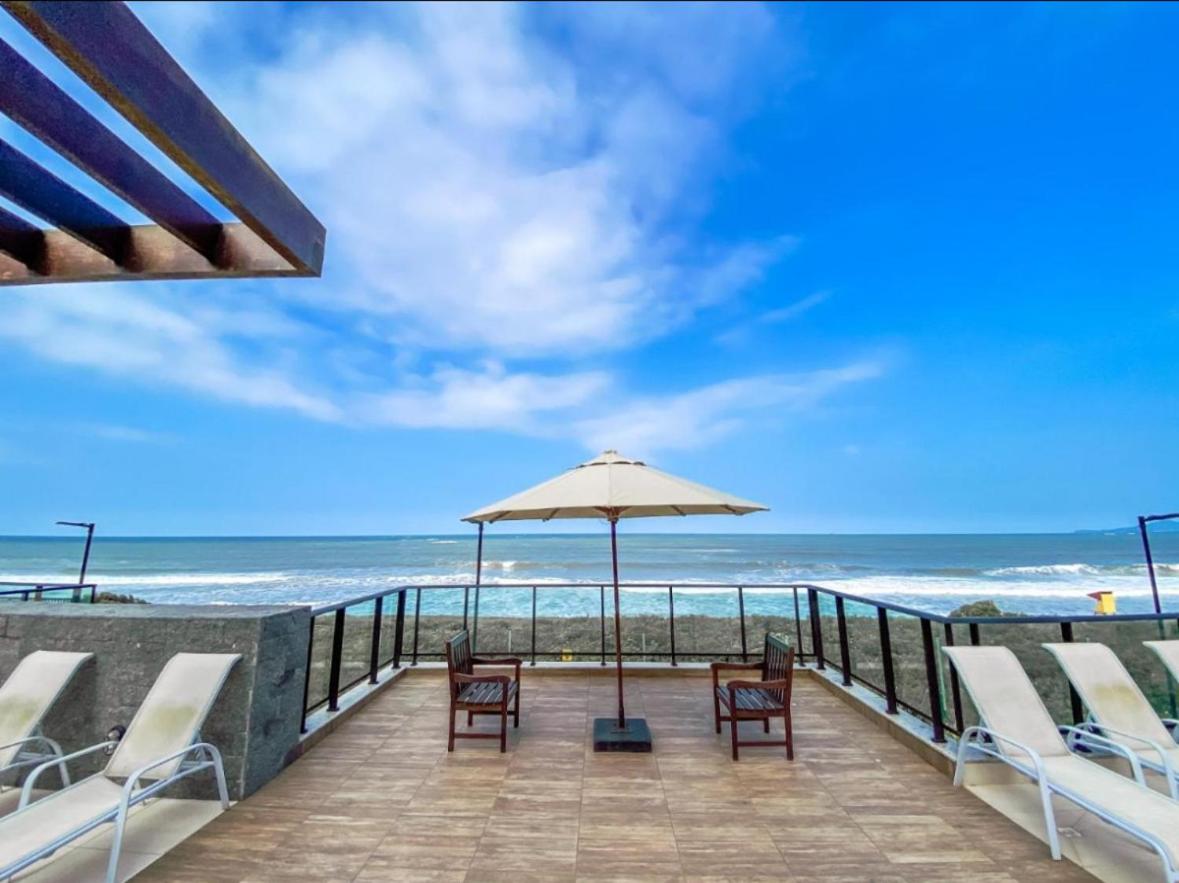 Resort Apto Frente Mar